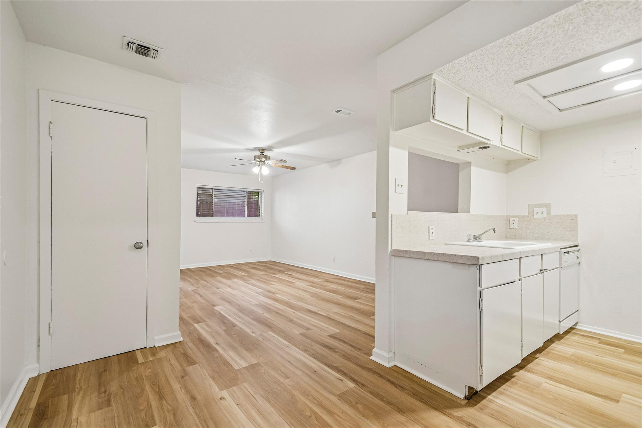 2413 Leon St # 104, Austin, TX 78705