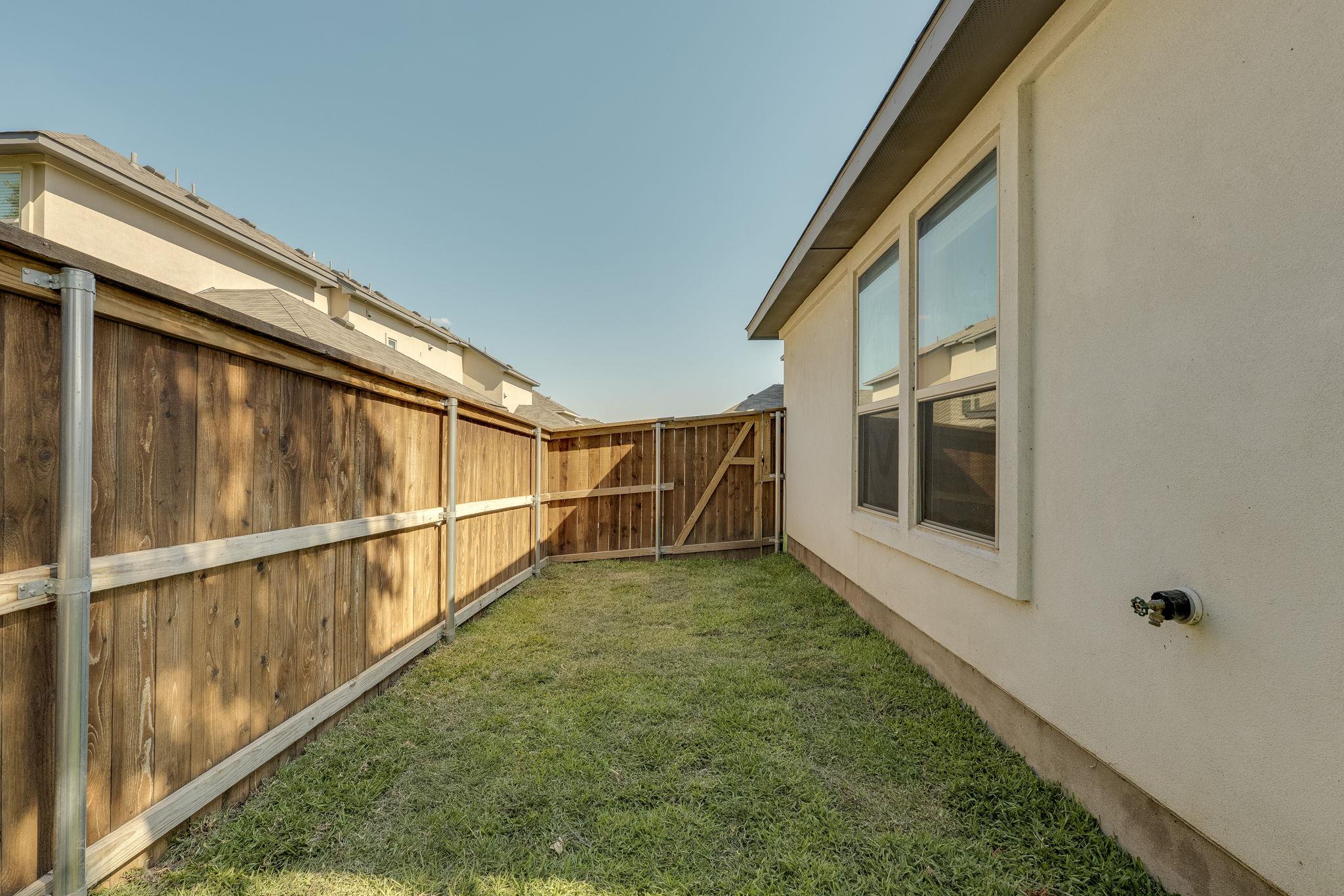 619 Parkline Dr, Georgetown, TX 78626
