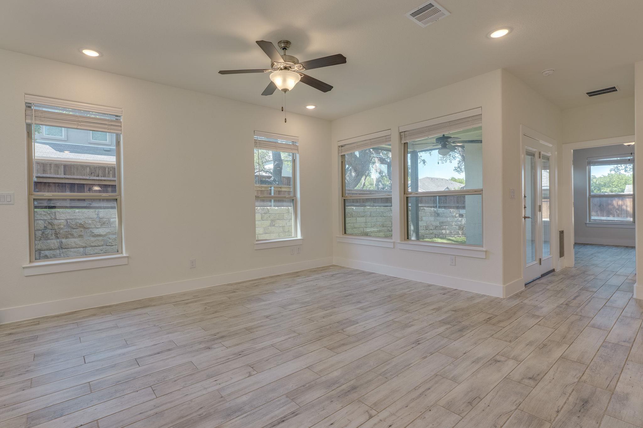 619 Parkline Dr, Georgetown, TX 78626
