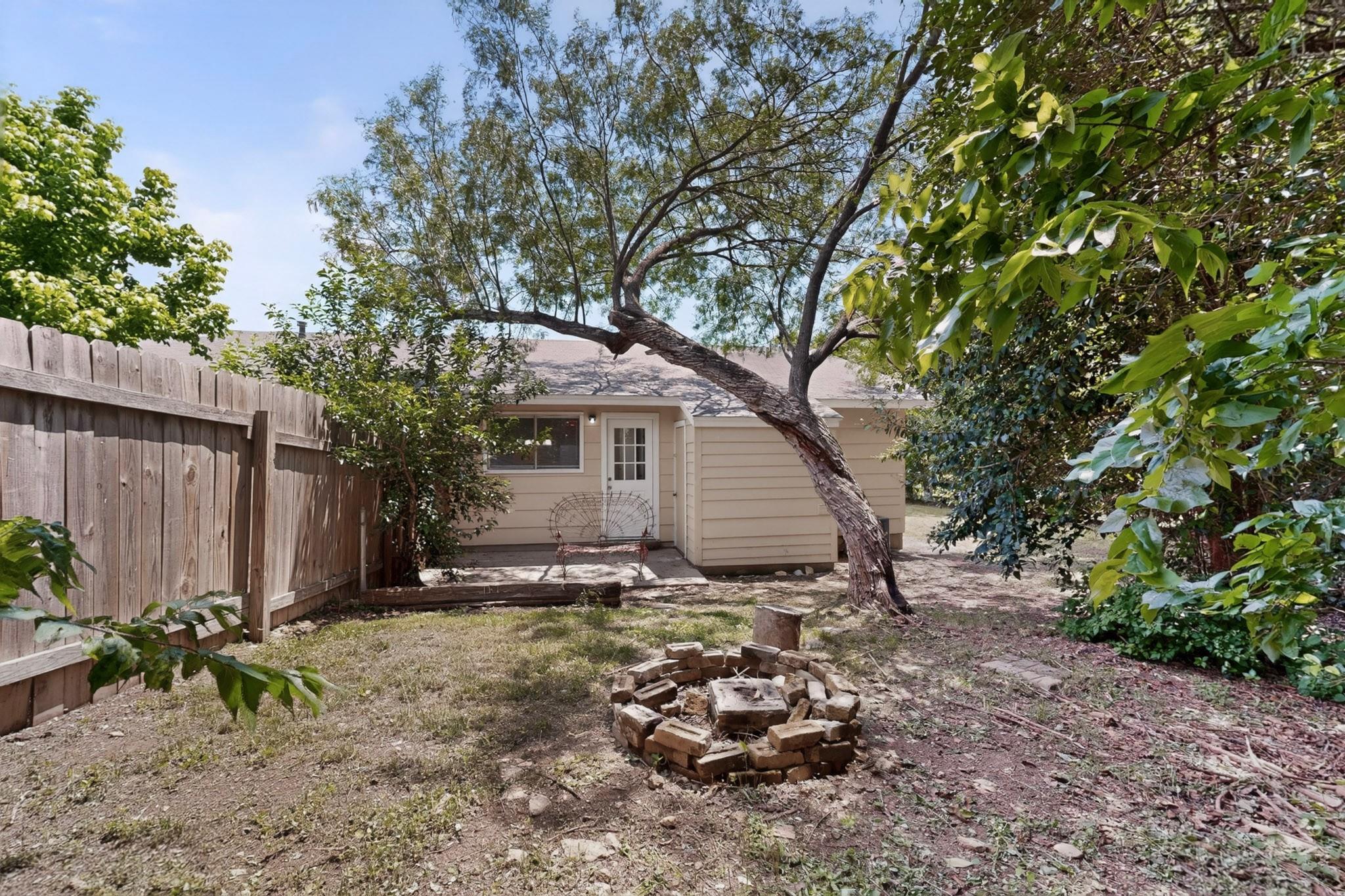 128 Coers Cir, San Marcos, TX 78666
