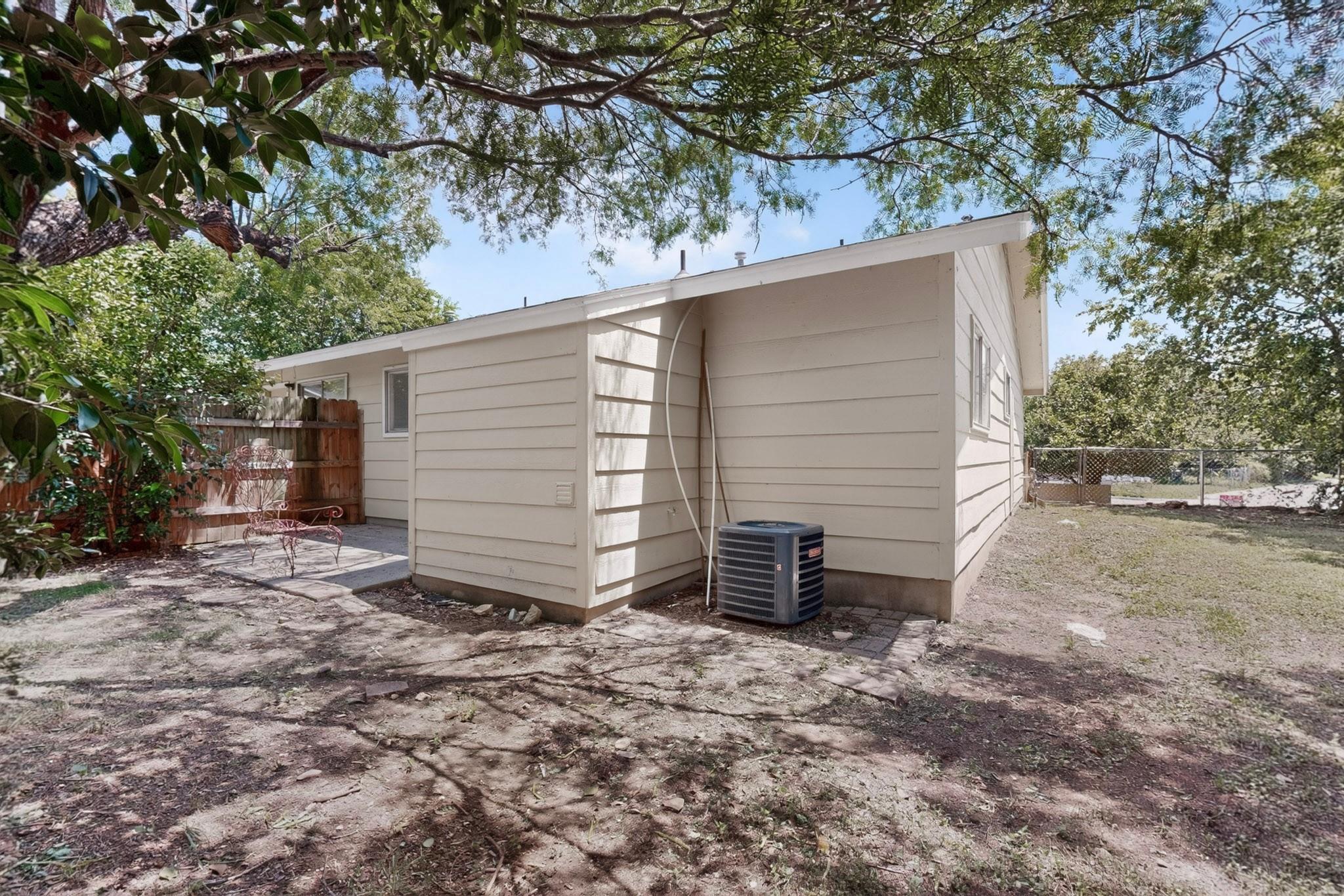 128 Coers Cir, San Marcos, TX 78666