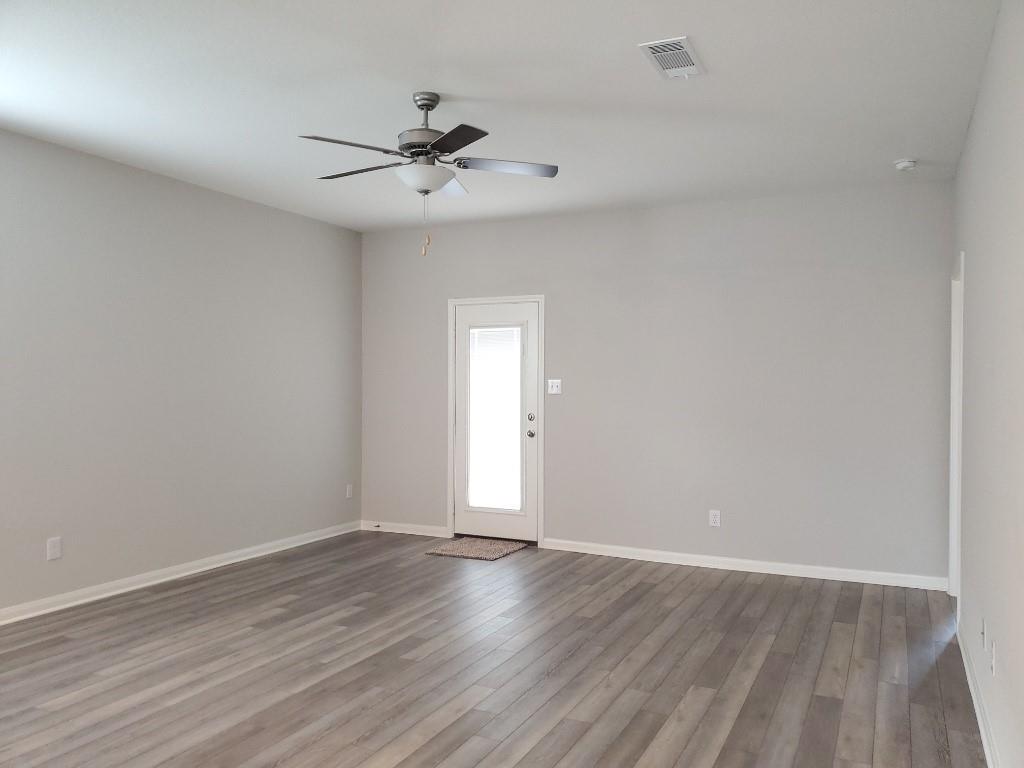 136 Constitution St, Liberty Hill, TX 78642
