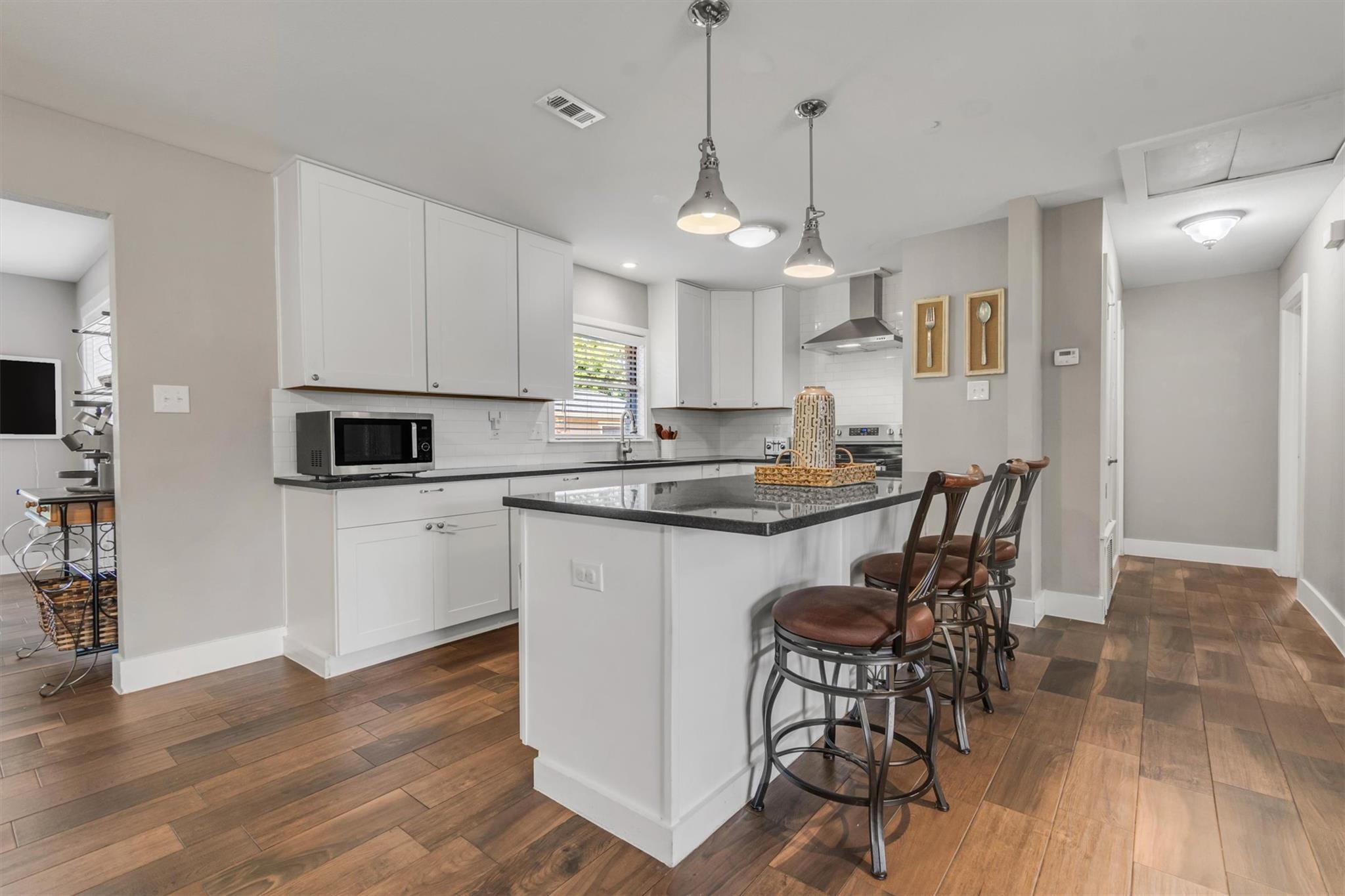 1009 Crepe Myrtle Dr, San Marcos, TX 78666