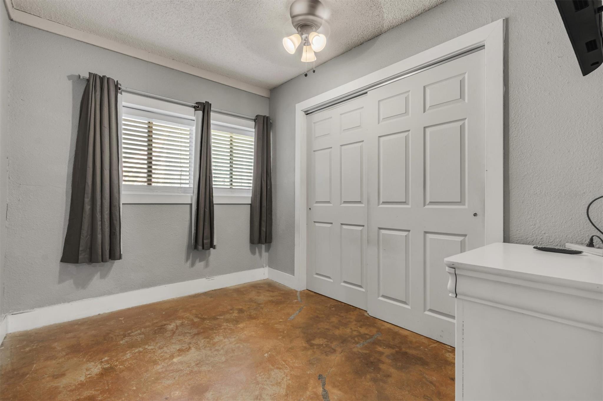 1009 Crepe Myrtle Dr, San Marcos, TX 78666
