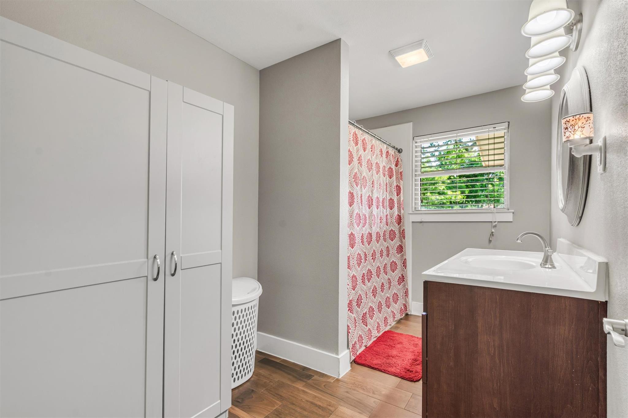 1009 Crepe Myrtle Dr, San Marcos, TX 78666