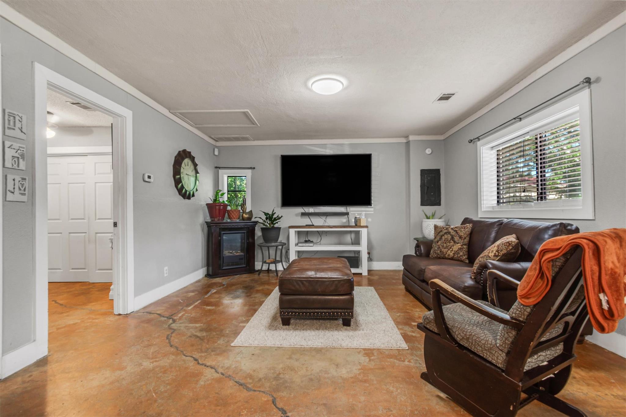 1009 Crepe Myrtle Dr, San Marcos, TX 78666