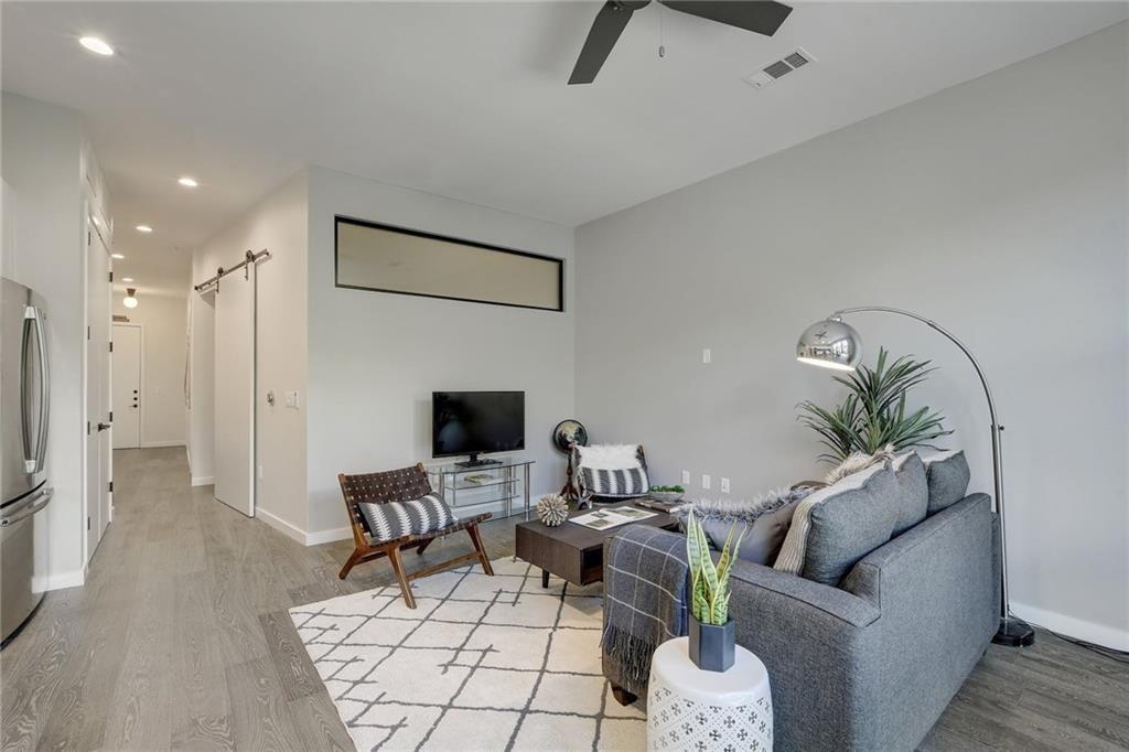 800 Embassy Dr # 209, Austin, TX 78702