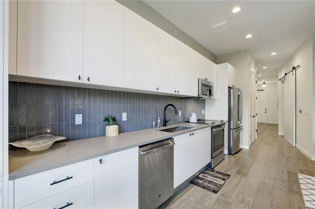 800 Embassy Dr # 209, Austin, TX 78702