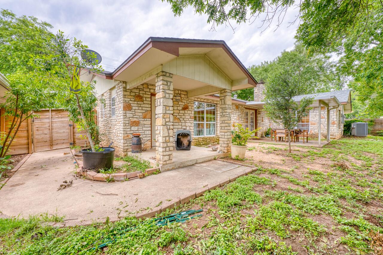 301 6th St, Marble Falls, TX 78654
