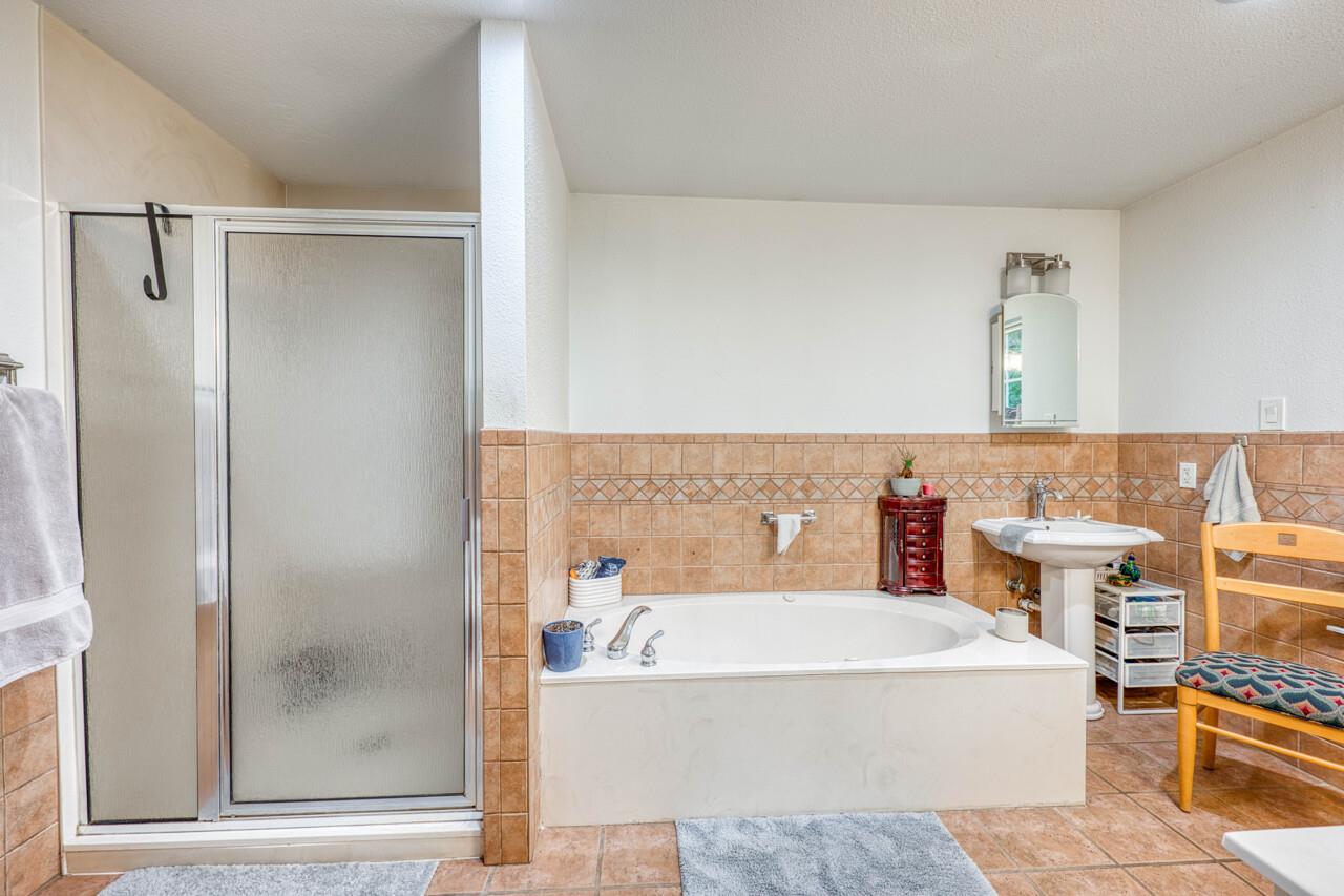 301 6th St, Marble Falls, TX 78654
