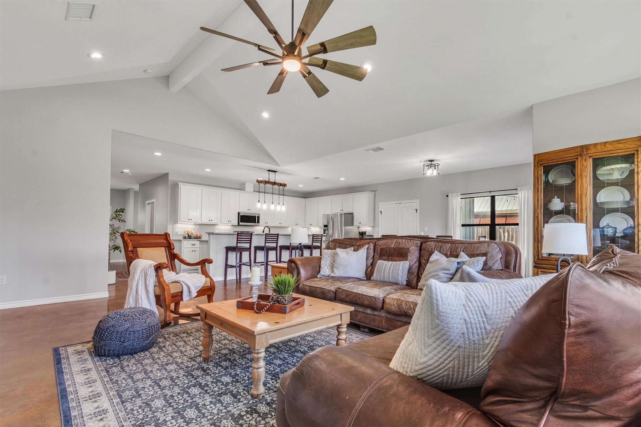 329 Kaanapali Ln, Bastrop, TX 78602