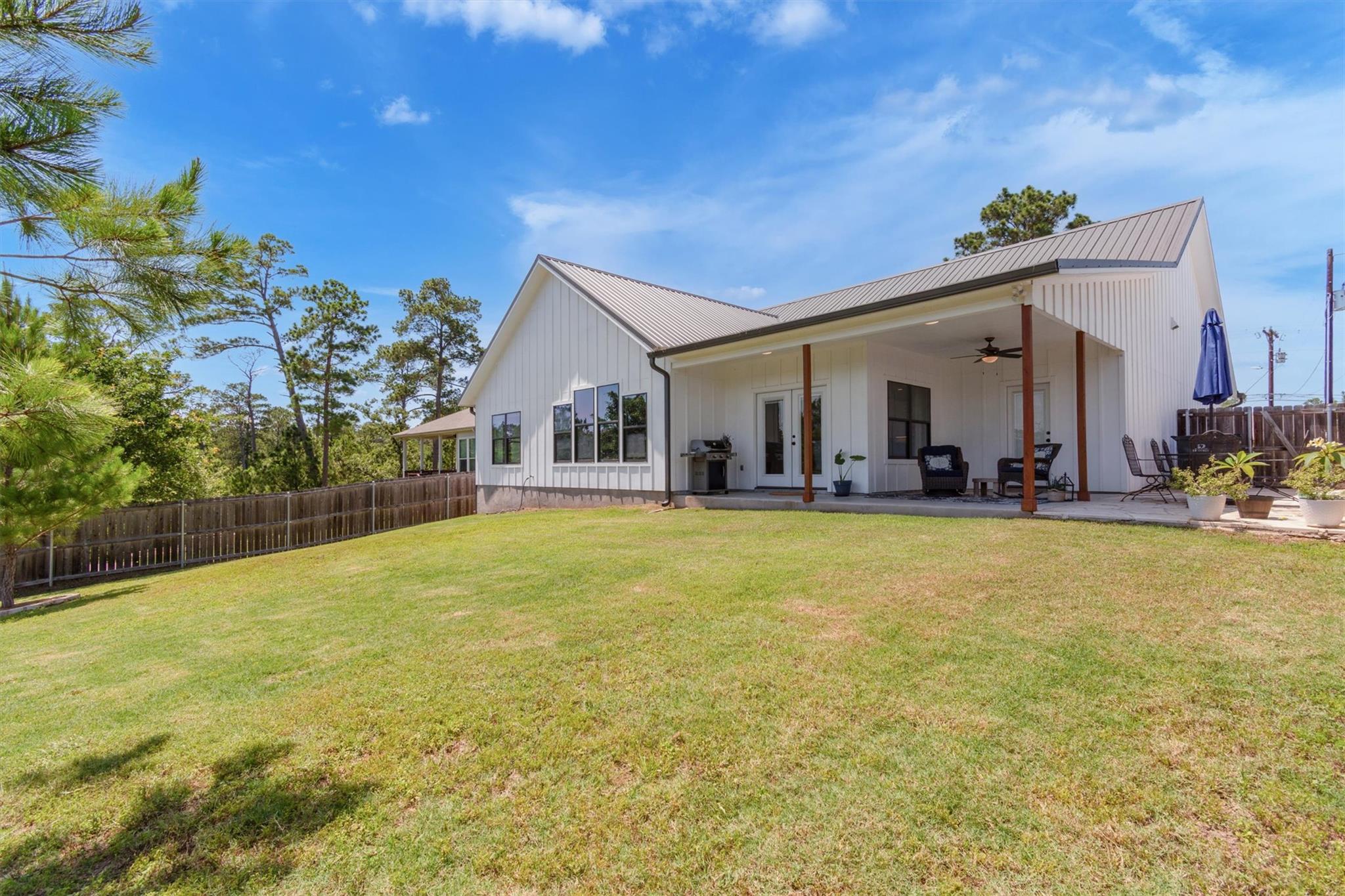 329 Kaanapali Ln, Bastrop, TX 78602