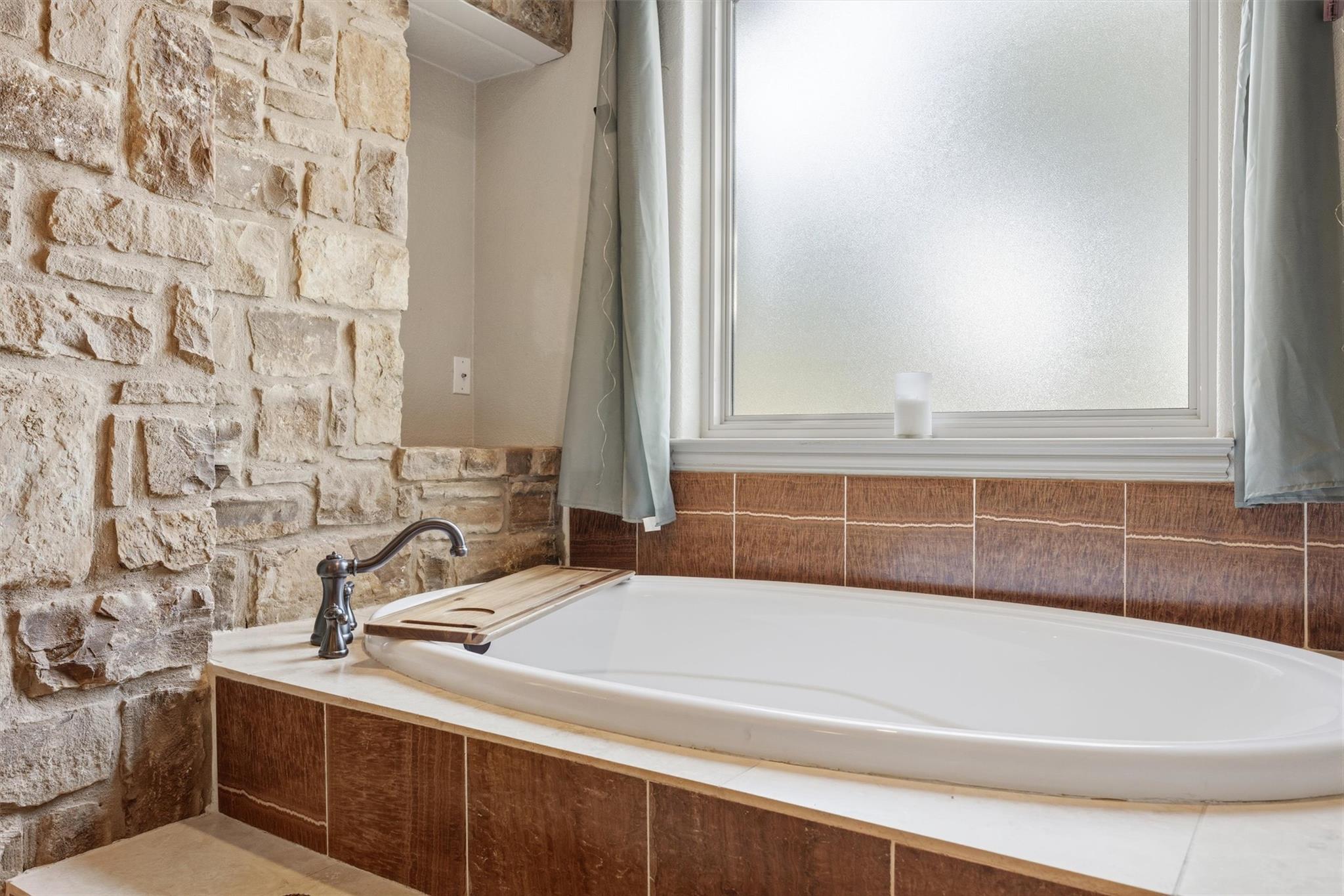 4366 Royal St, Salado, TX 76571