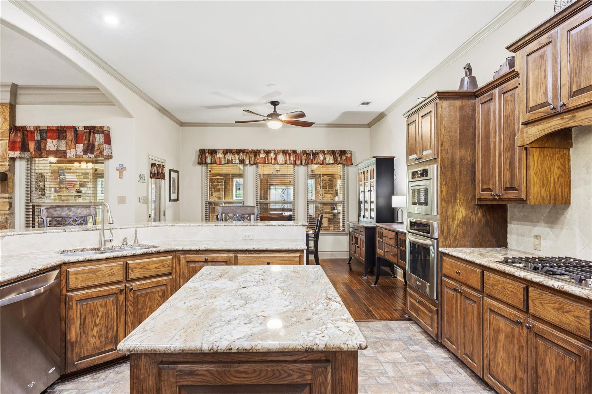 4366 Royal St, Salado, TX 76571