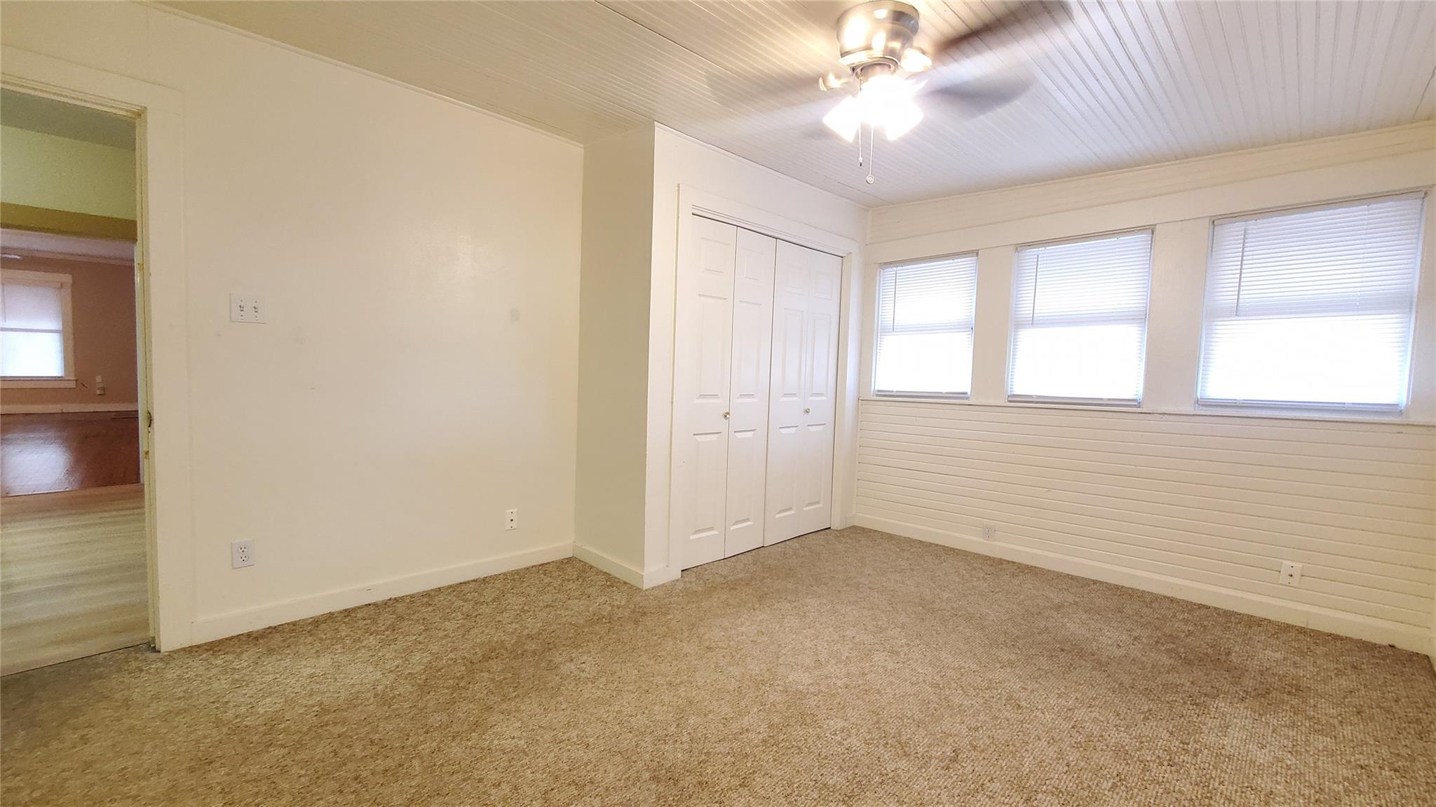 1117 W 4th St, Taylor, TX 76574