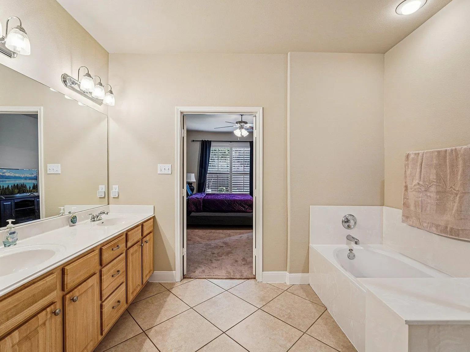 2210 Onion Creek Pkwy # 1104, Austin, TX 78747
