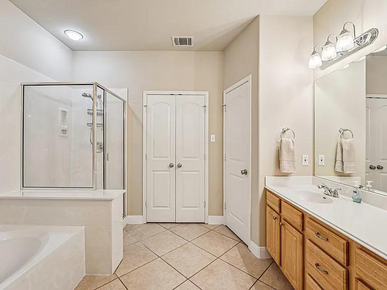 2210 Onion Creek Pkwy # 1104, Austin, TX 78747