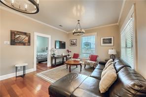 911 E 2nd St, Austin, TX 78702