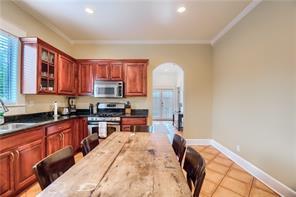 911 E 2nd St, Austin, TX 78702