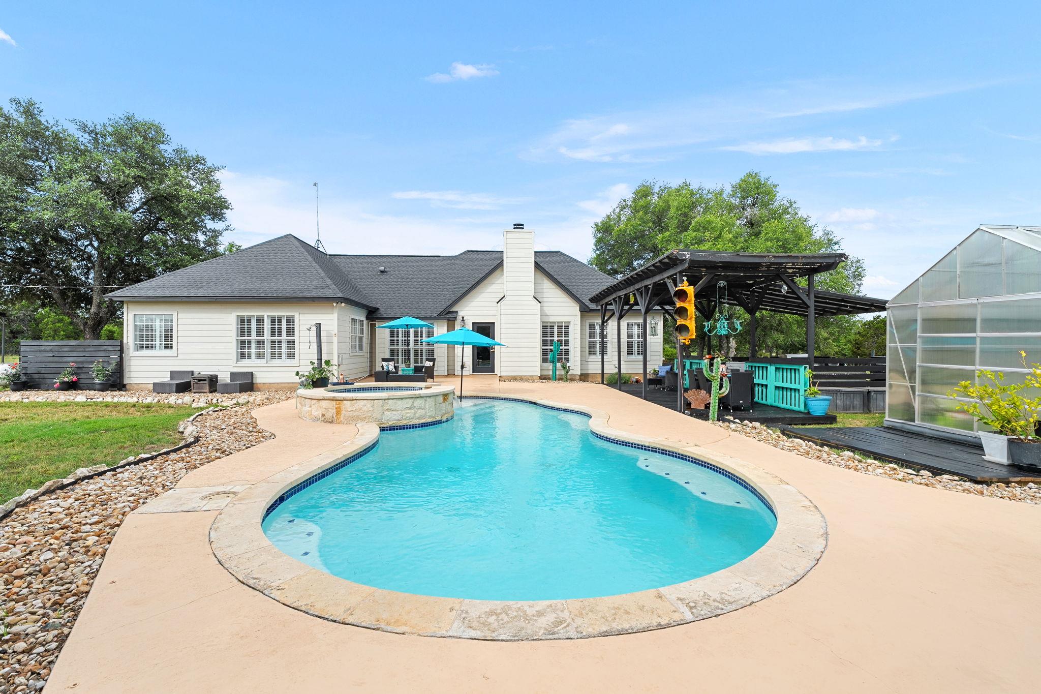 140 Shin Oak Ln, Liberty Hill, TX 78642