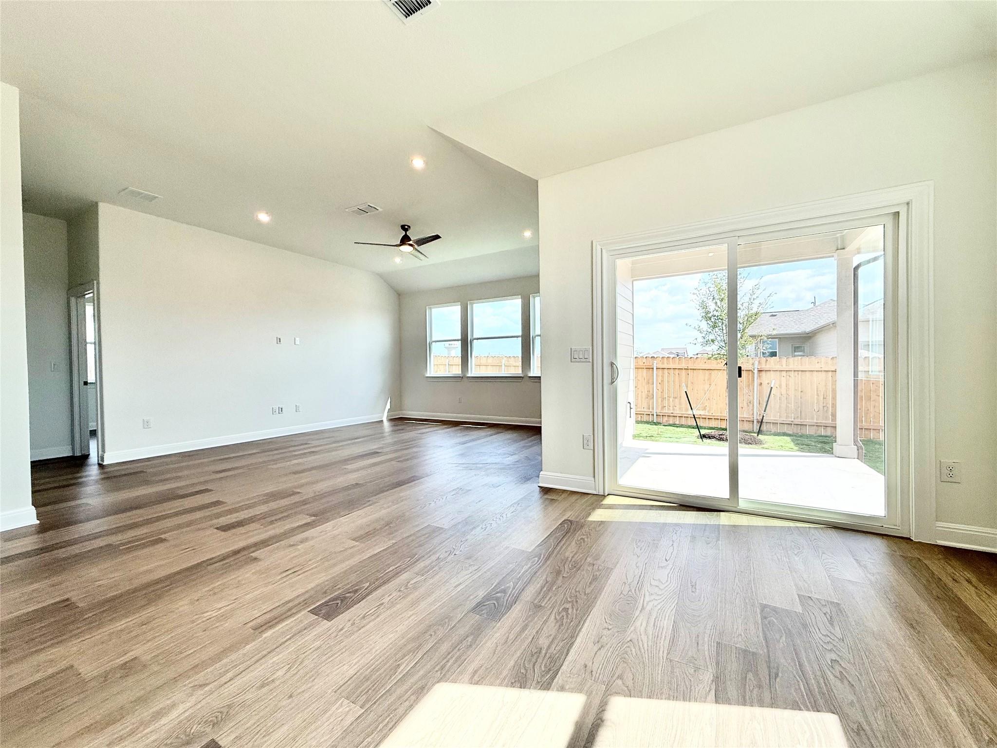 270 Pale Horse Bnd, Buda, TX 78610