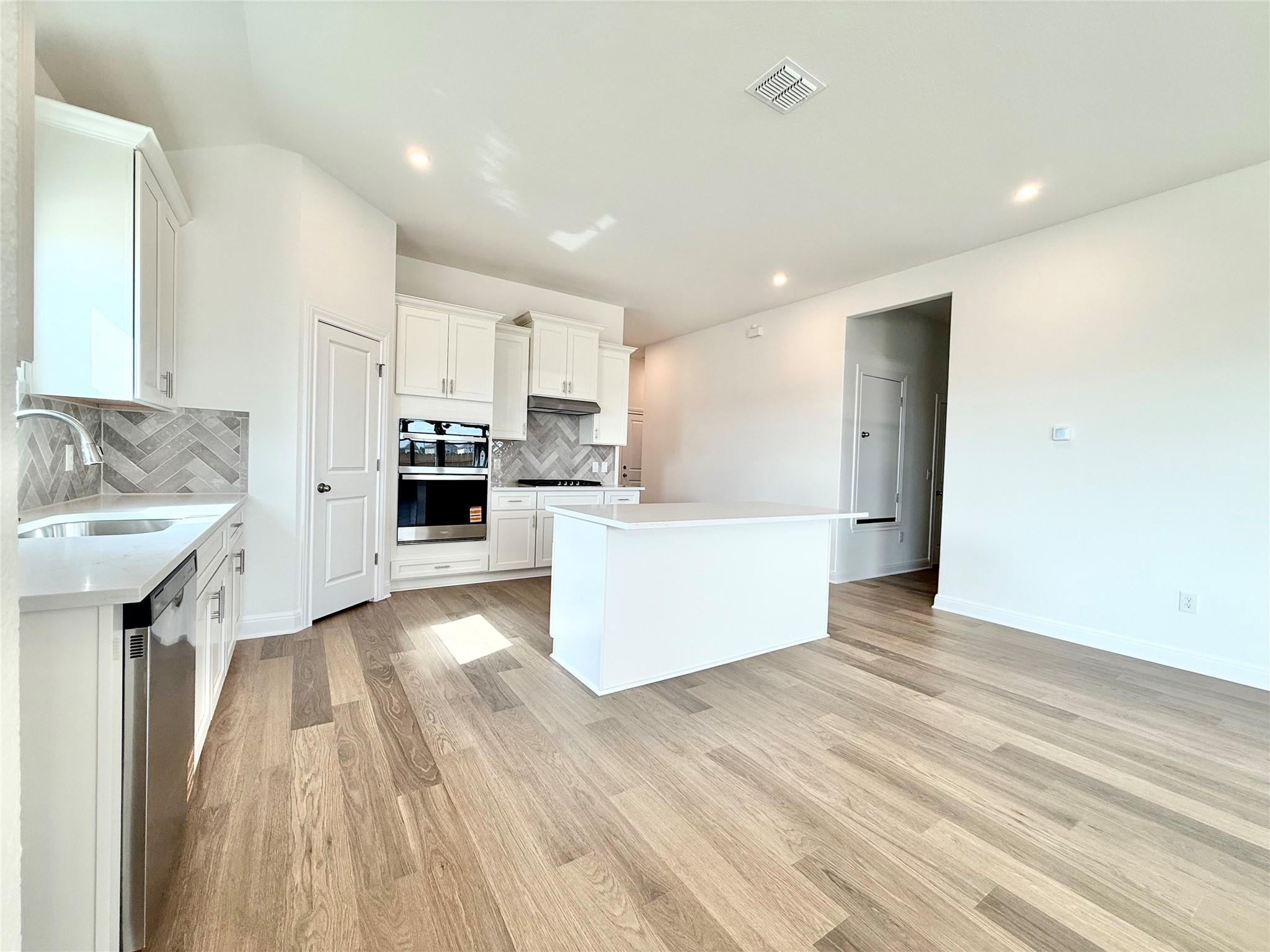 270 Pale Horse Bnd, Buda, TX 78610