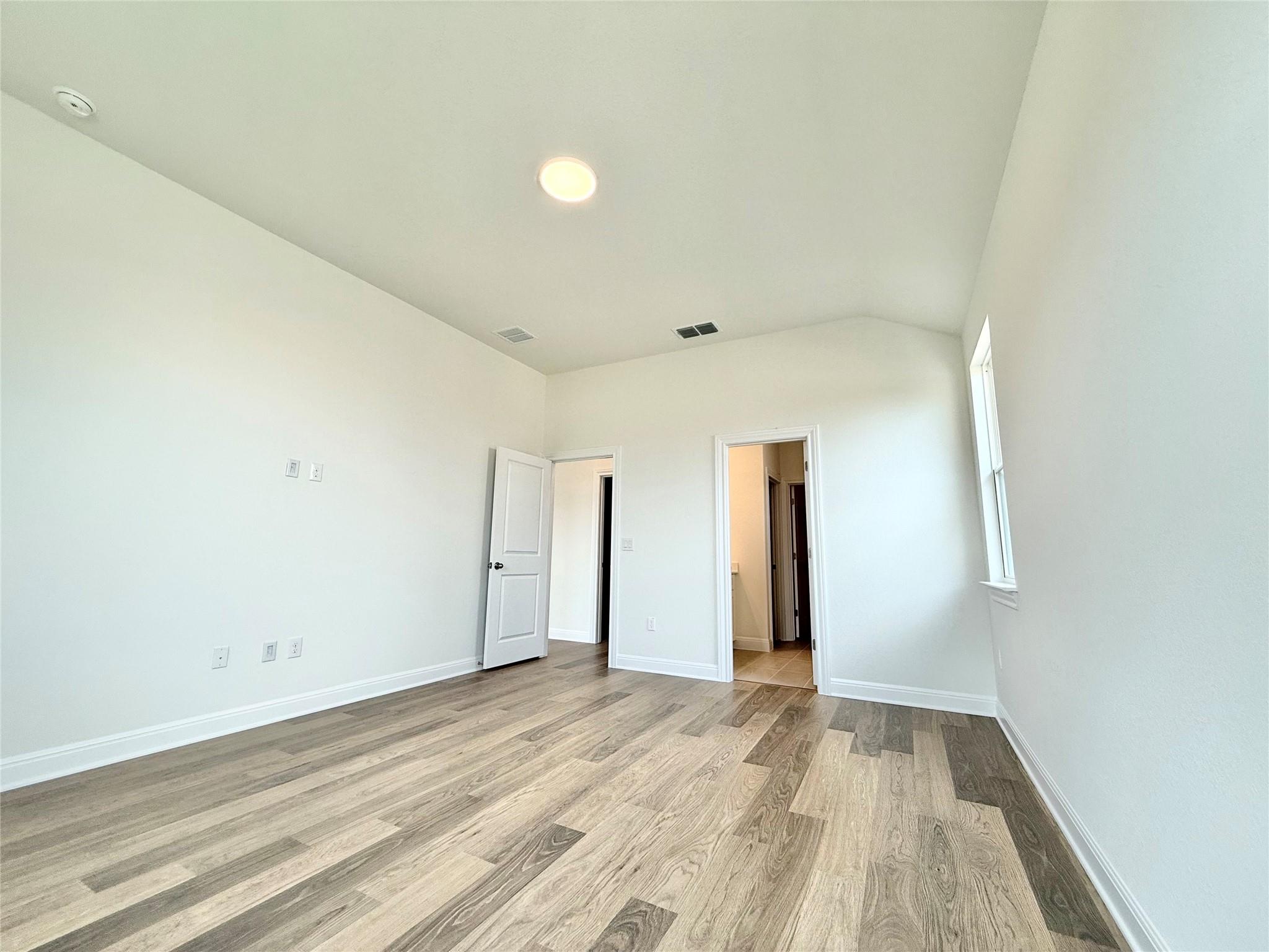 270 Pale Horse Bnd, Buda, TX 78610