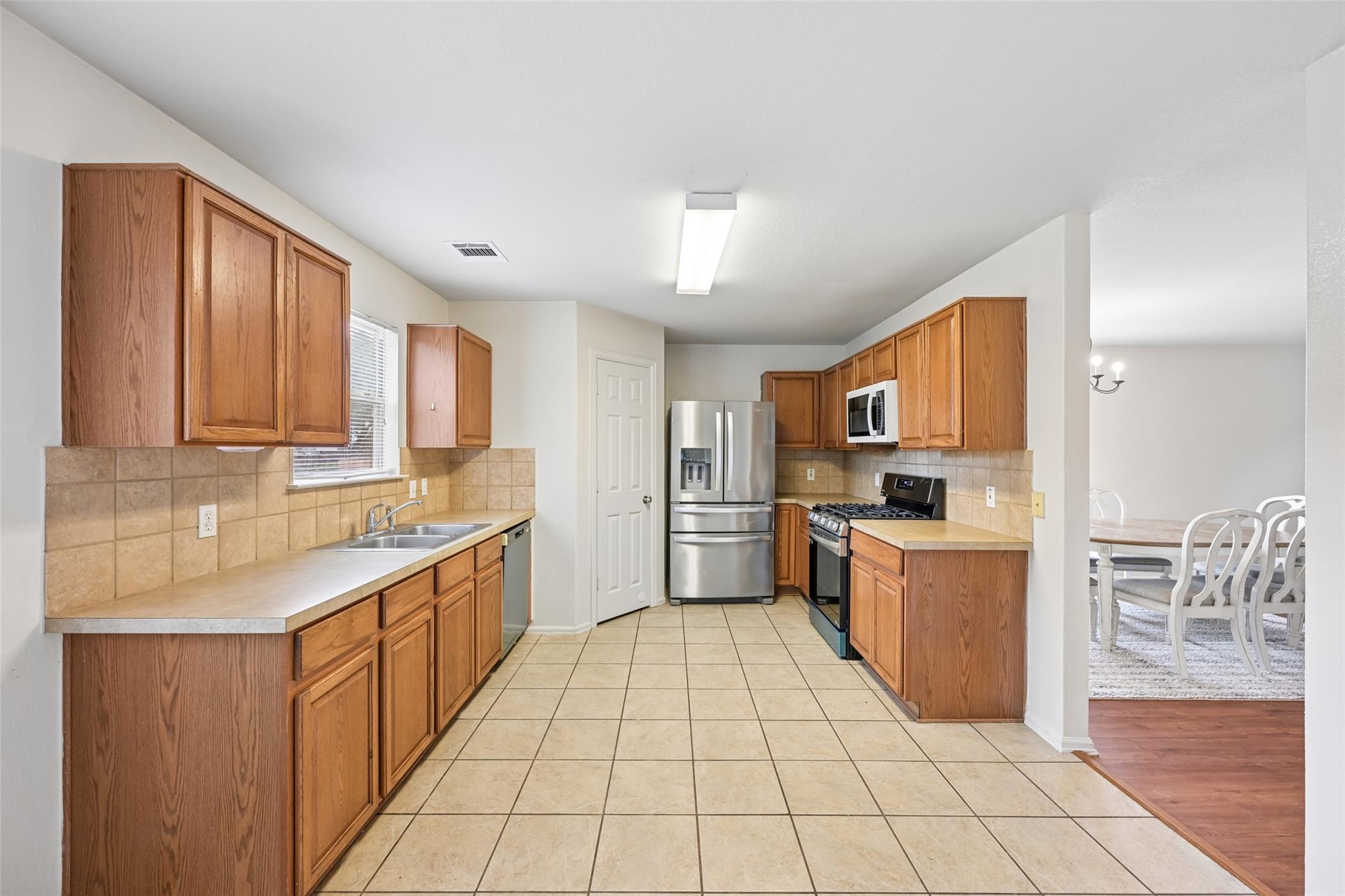 364 Hometown Pkwy, Kyle, TX 78640