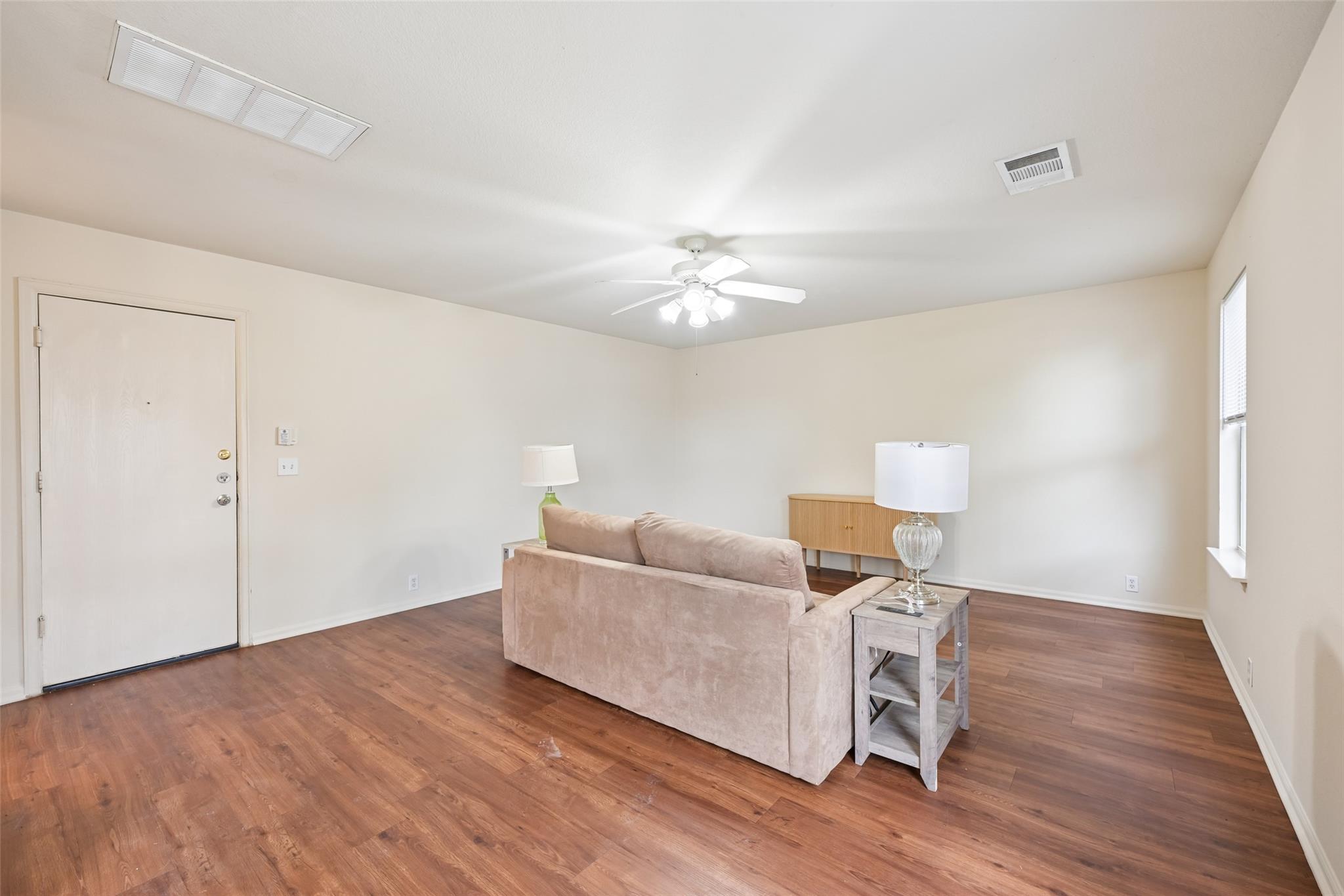 364 Hometown Pkwy, Kyle, TX 78640