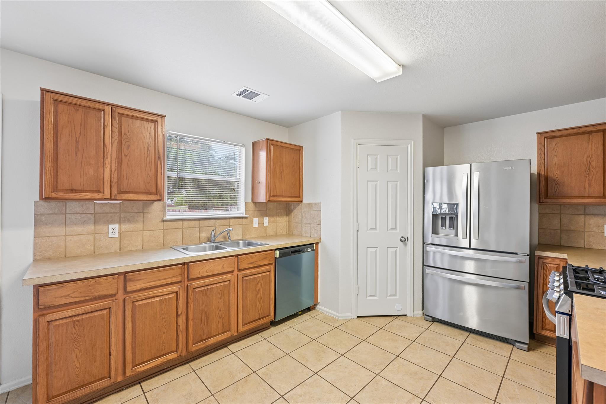 364 Hometown Pkwy, Kyle, TX 78640