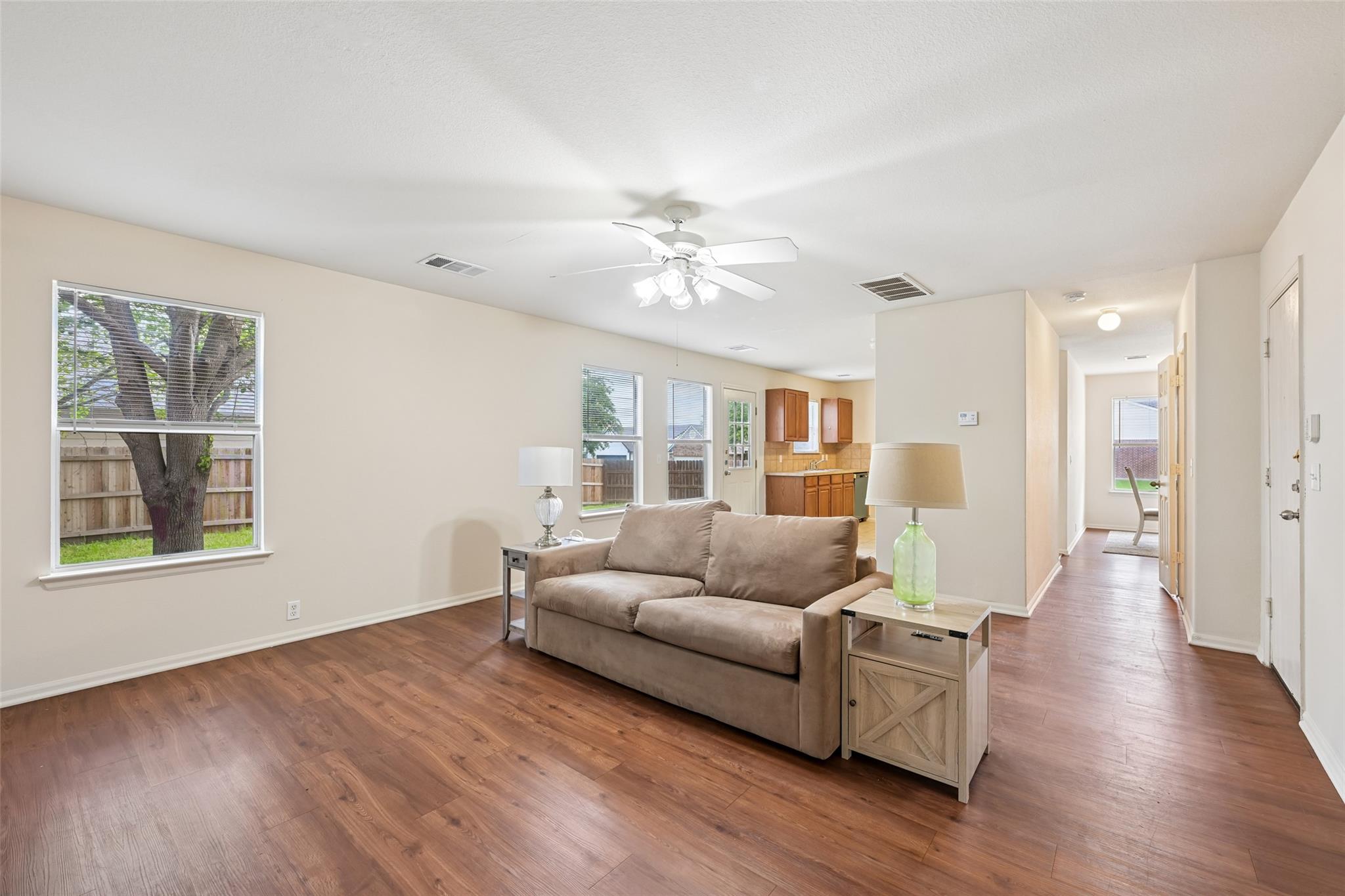 364 Hometown Pkwy, Kyle, TX 78640