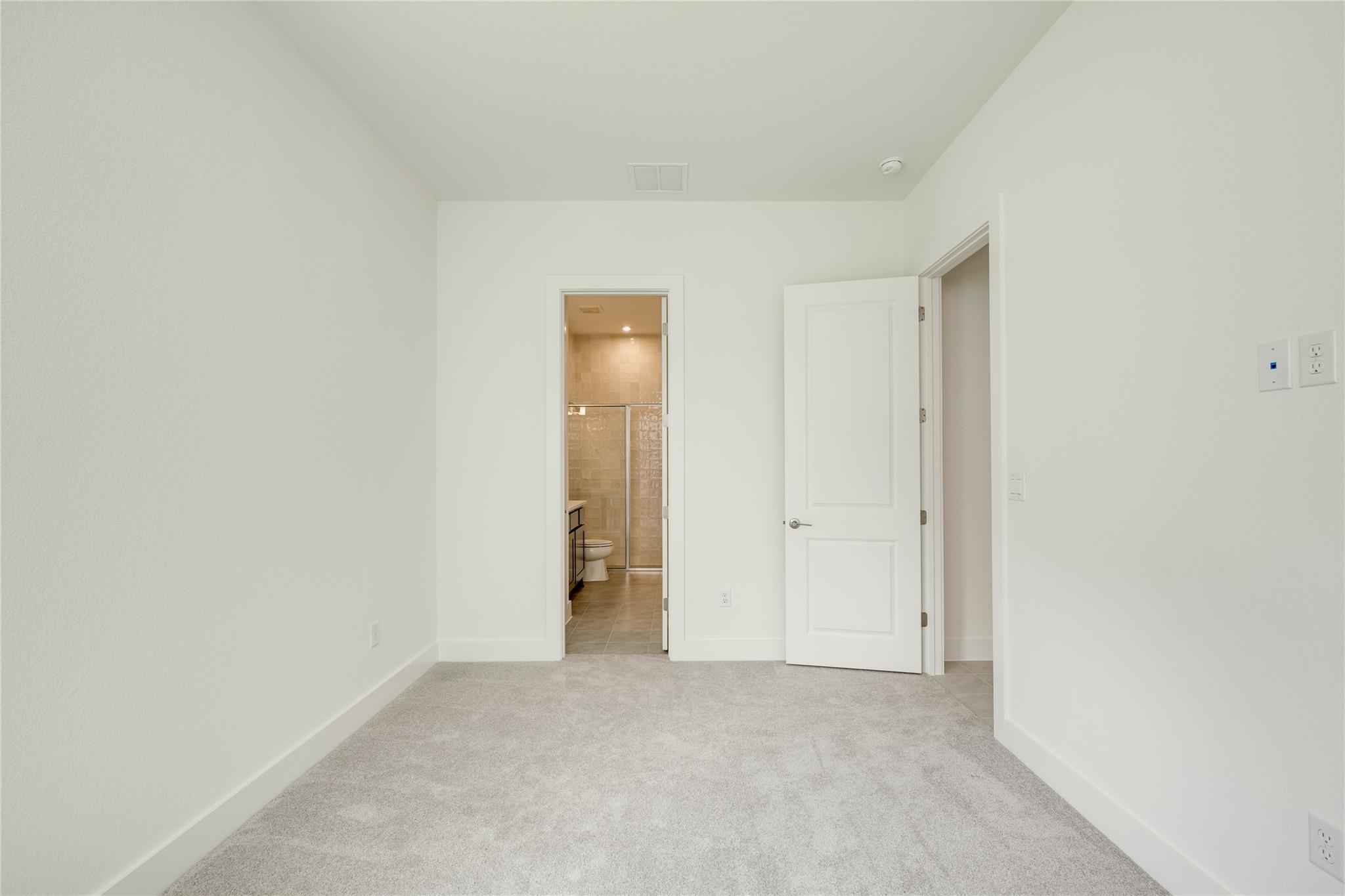 2420 Sondrio Bnd, Leander, TX 78641