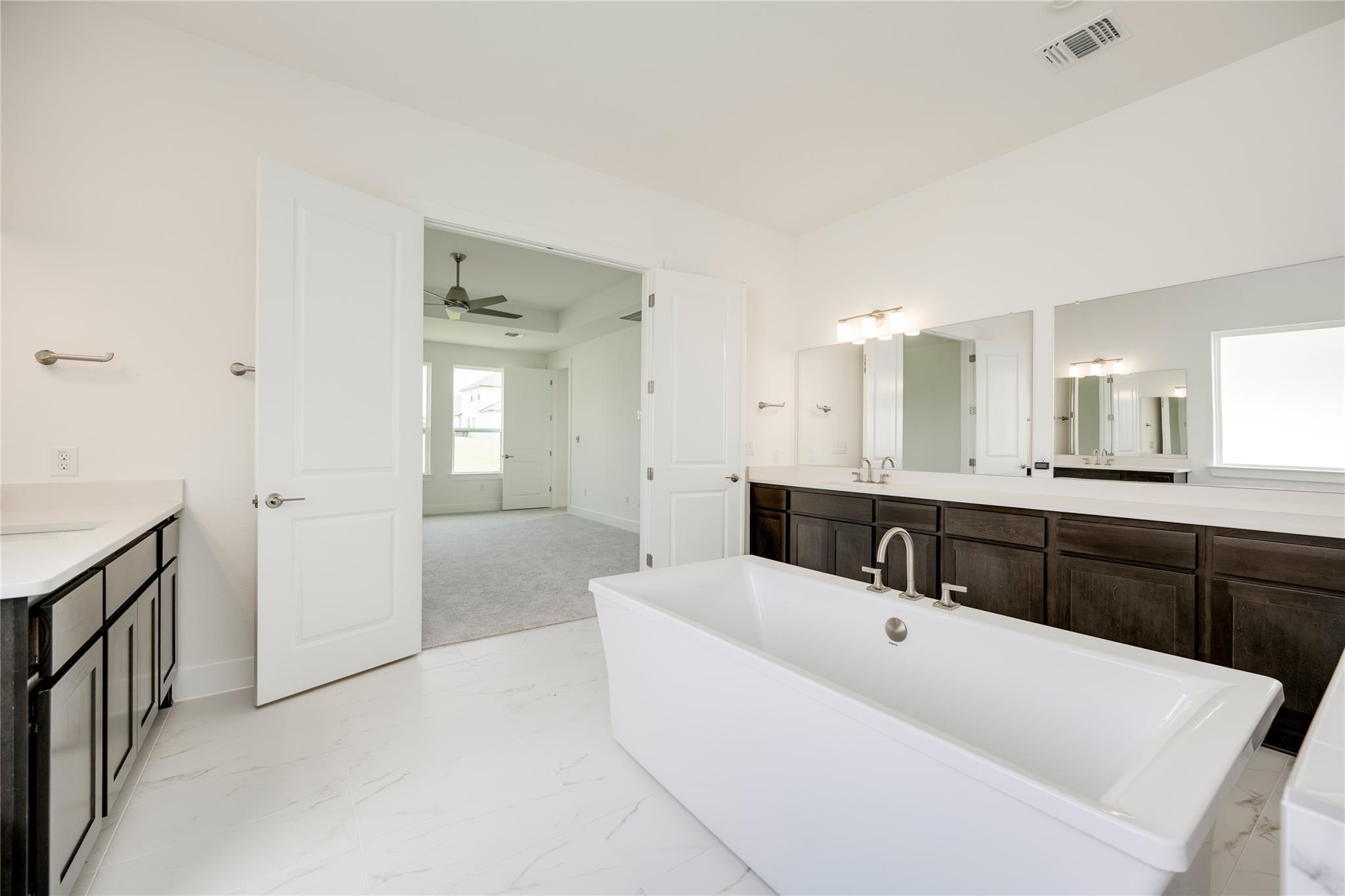 2420 Sondrio Bnd, Leander, TX 78641