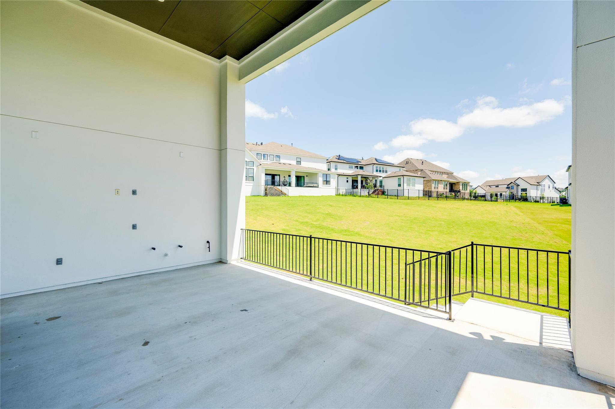 2420 Sondrio Bnd, Leander, TX 78641