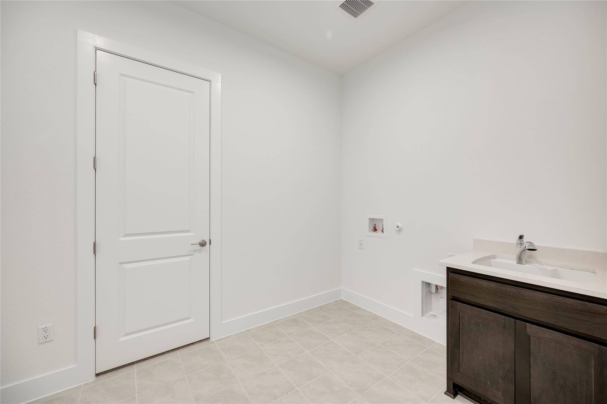 2420 Sondrio Bnd, Leander, TX 78641