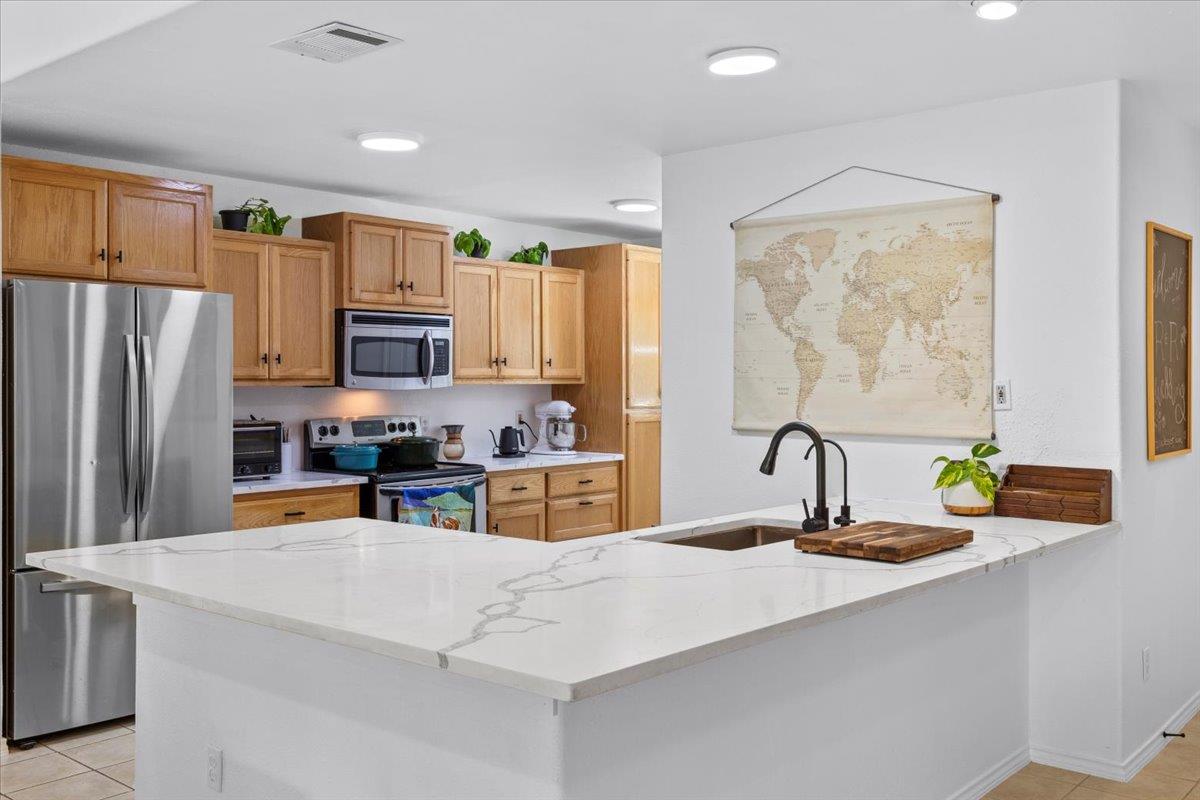 120 LAKE POINT Way, Bastrop, TX 78602