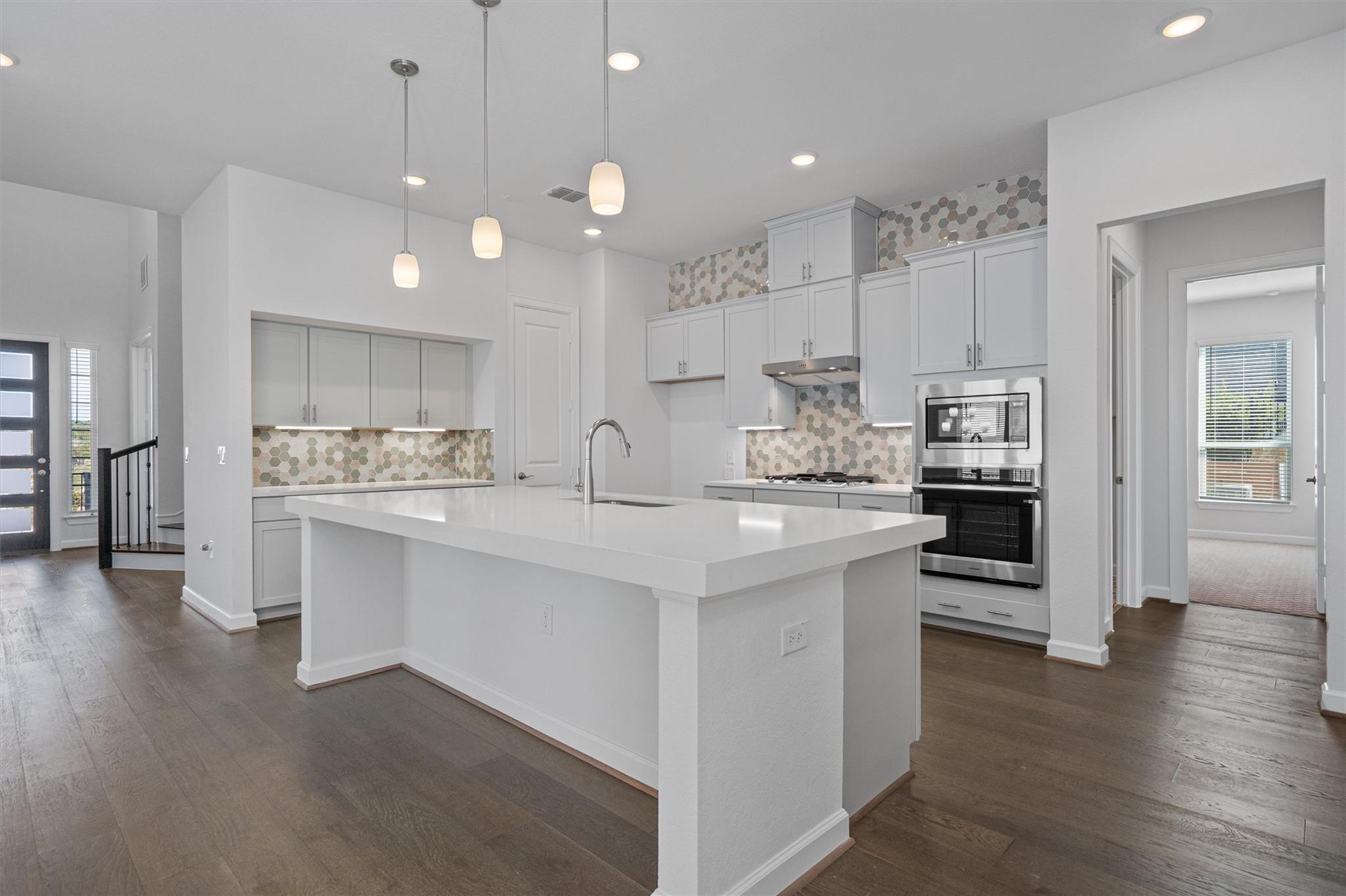 208 Lodestone Ln, Austin, TX 78738