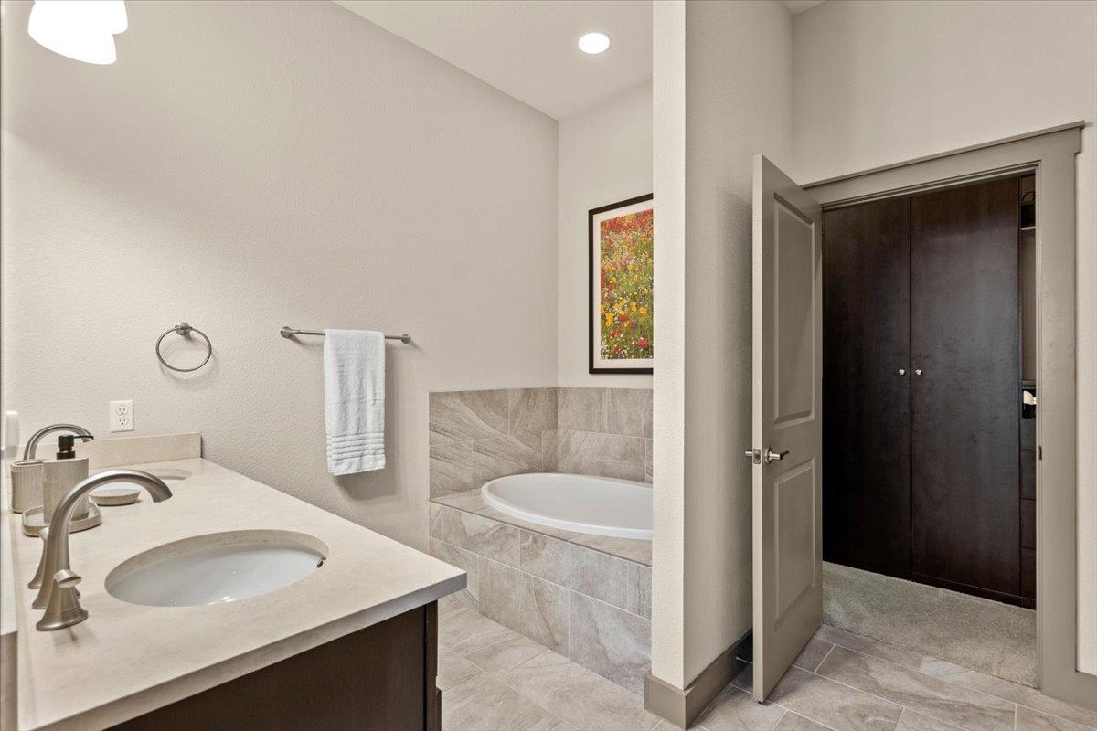 2520 Bluebonnet Ln # 21, Austin, TX 78704