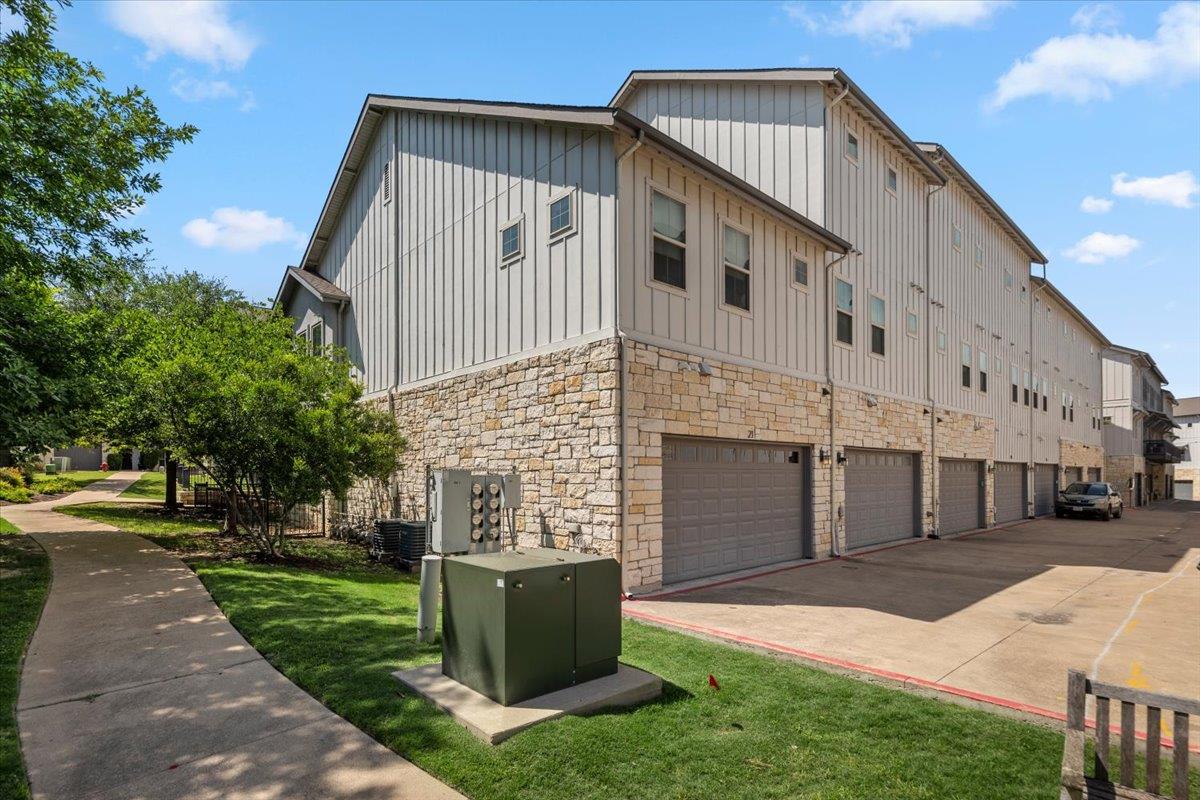 2520 Bluebonnet Ln # 21, Austin, TX 78704