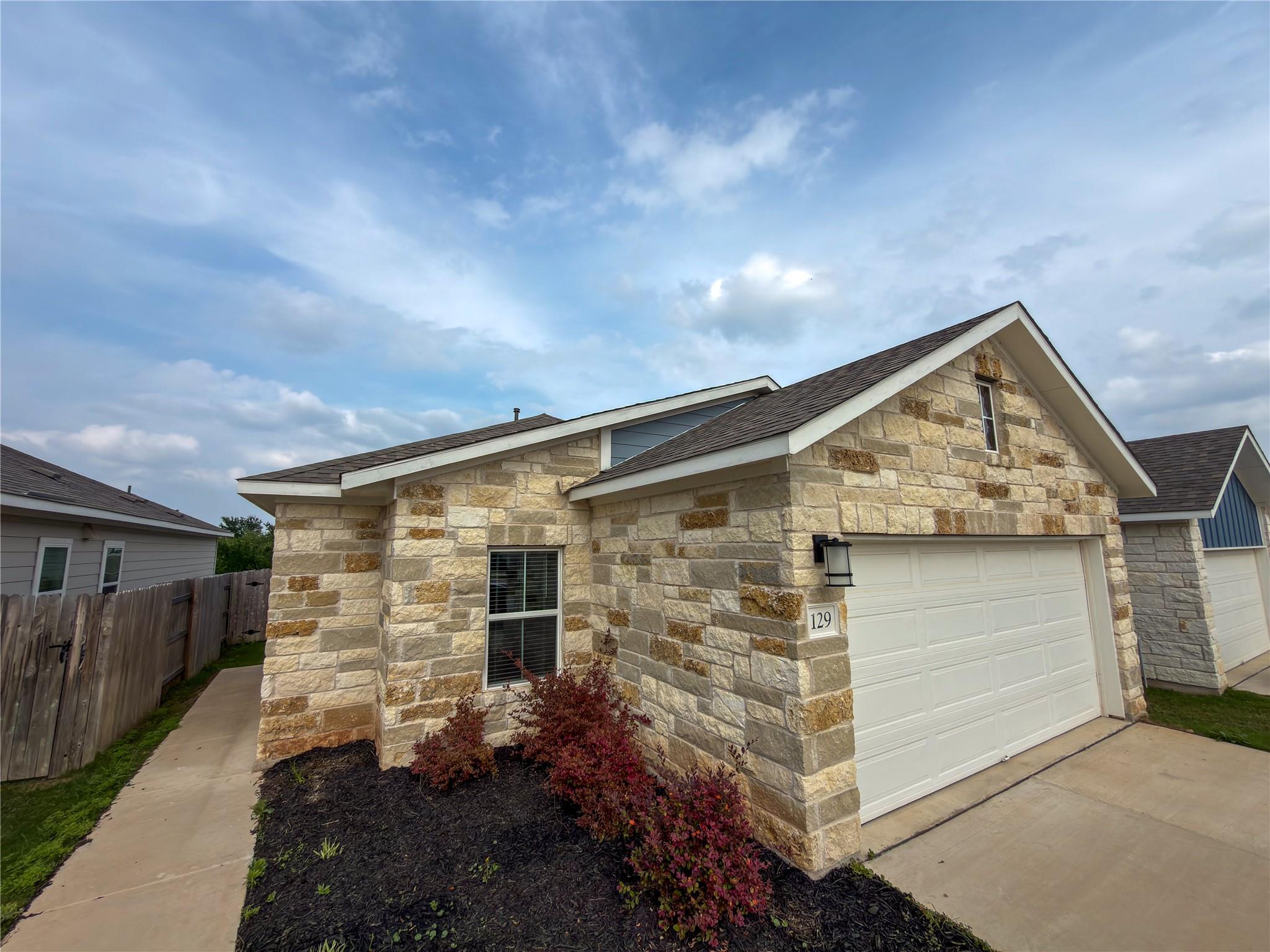 129 Tall Grass Dr, Georgetown, TX 78628