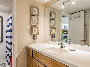 17 Casa Verde St # 17, Lakeway, TX 78734