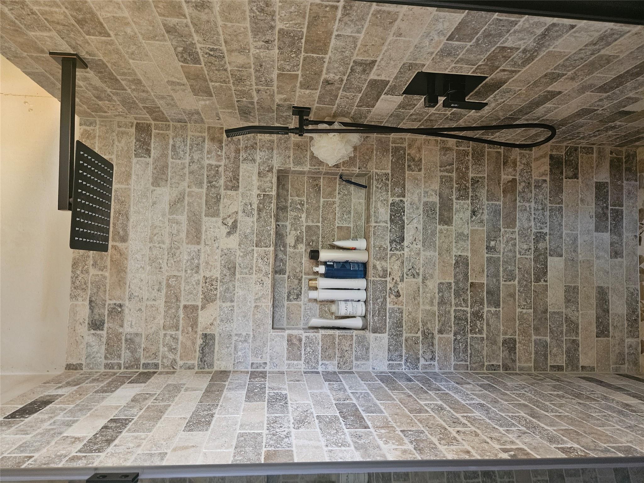 1003 Gilmore St, Taylor, TX 76574