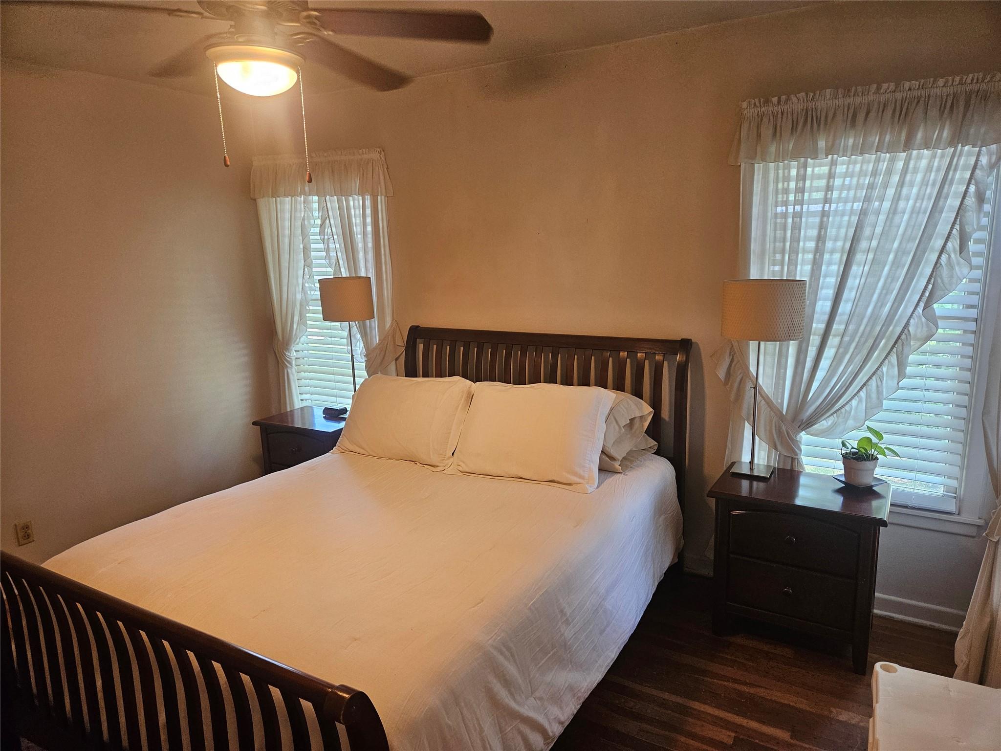 1003 Gilmore St, Taylor, TX 76574