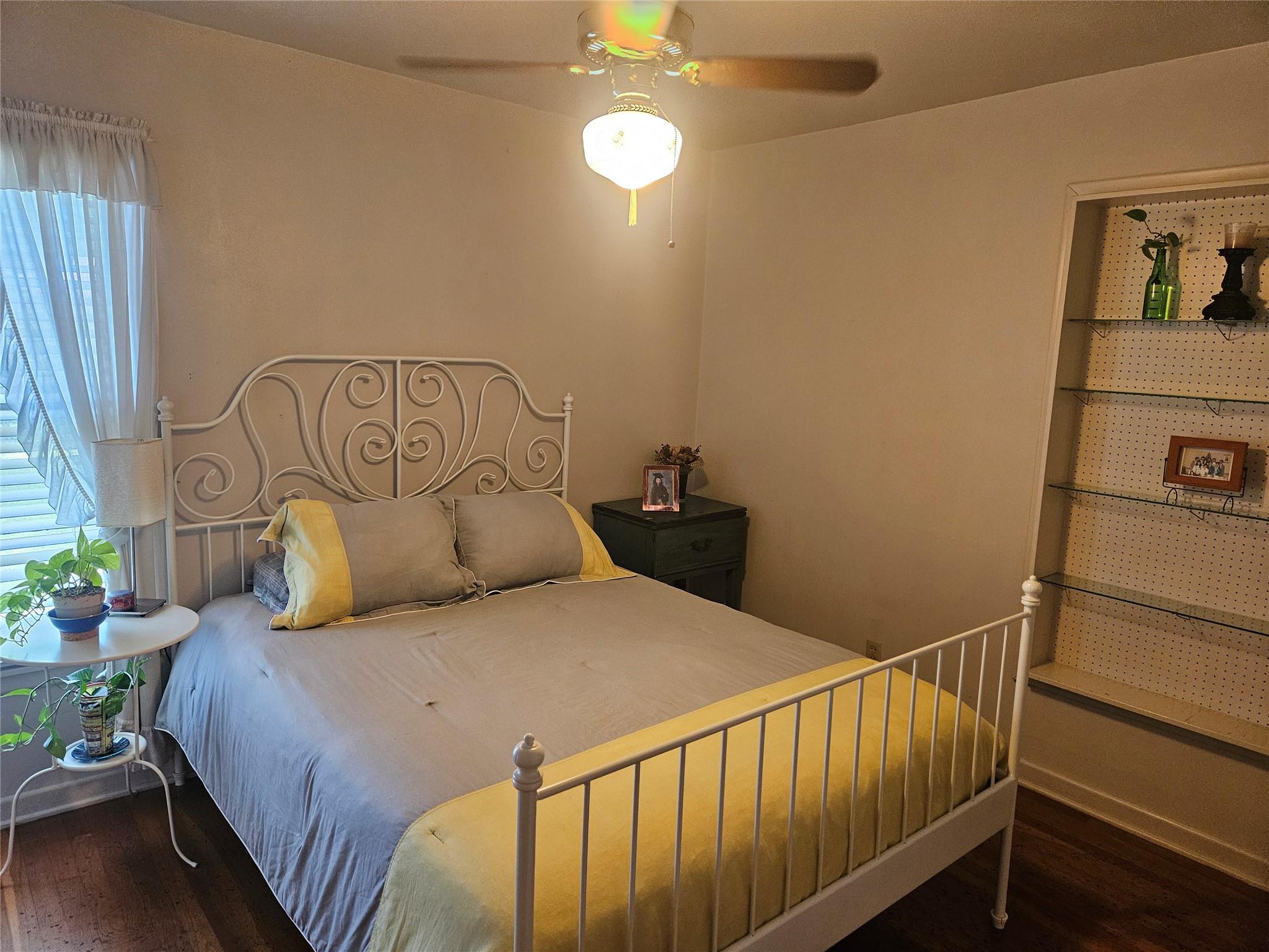 1003 Gilmore St, Taylor, TX 76574
