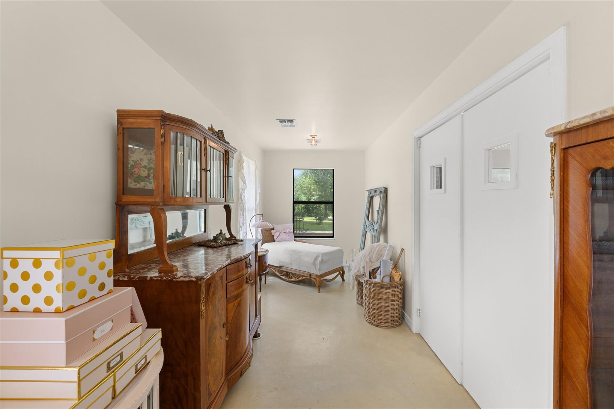 1102 N F Ave, Elgin, TX 78621