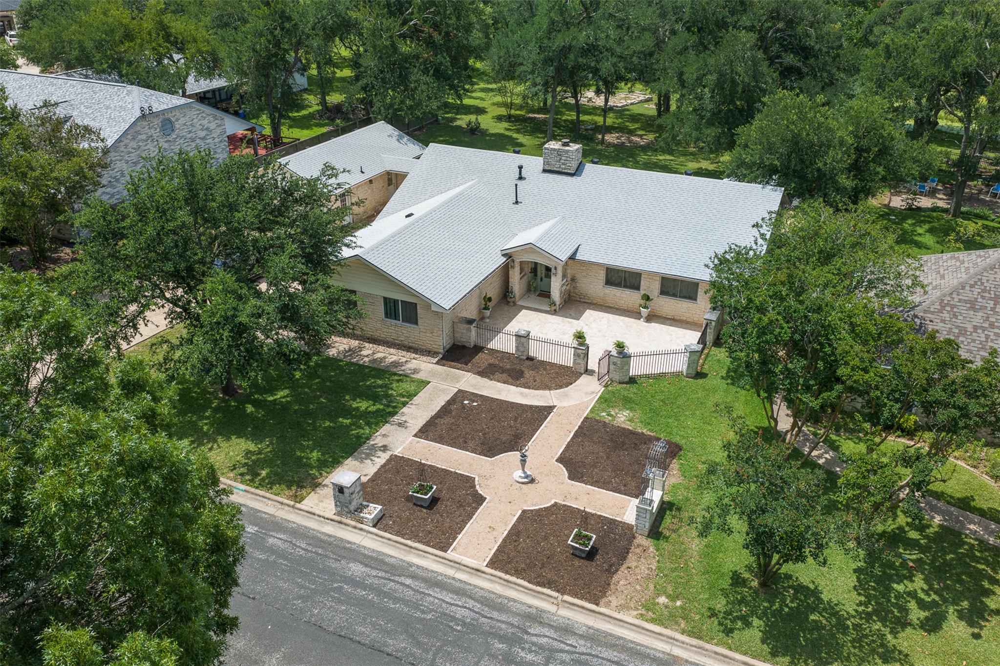 1102 N F Ave, Elgin, TX 78621