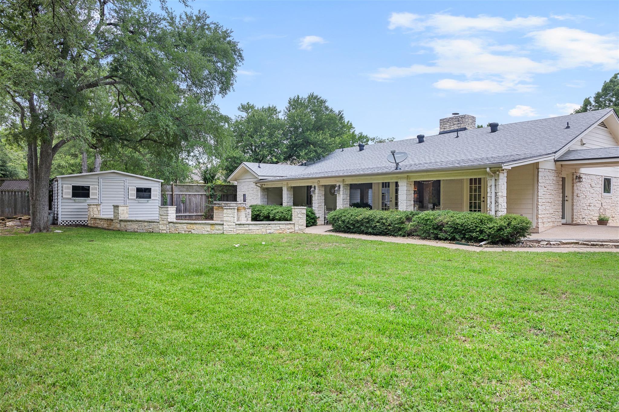 1102 N F Ave, Elgin, TX 78621