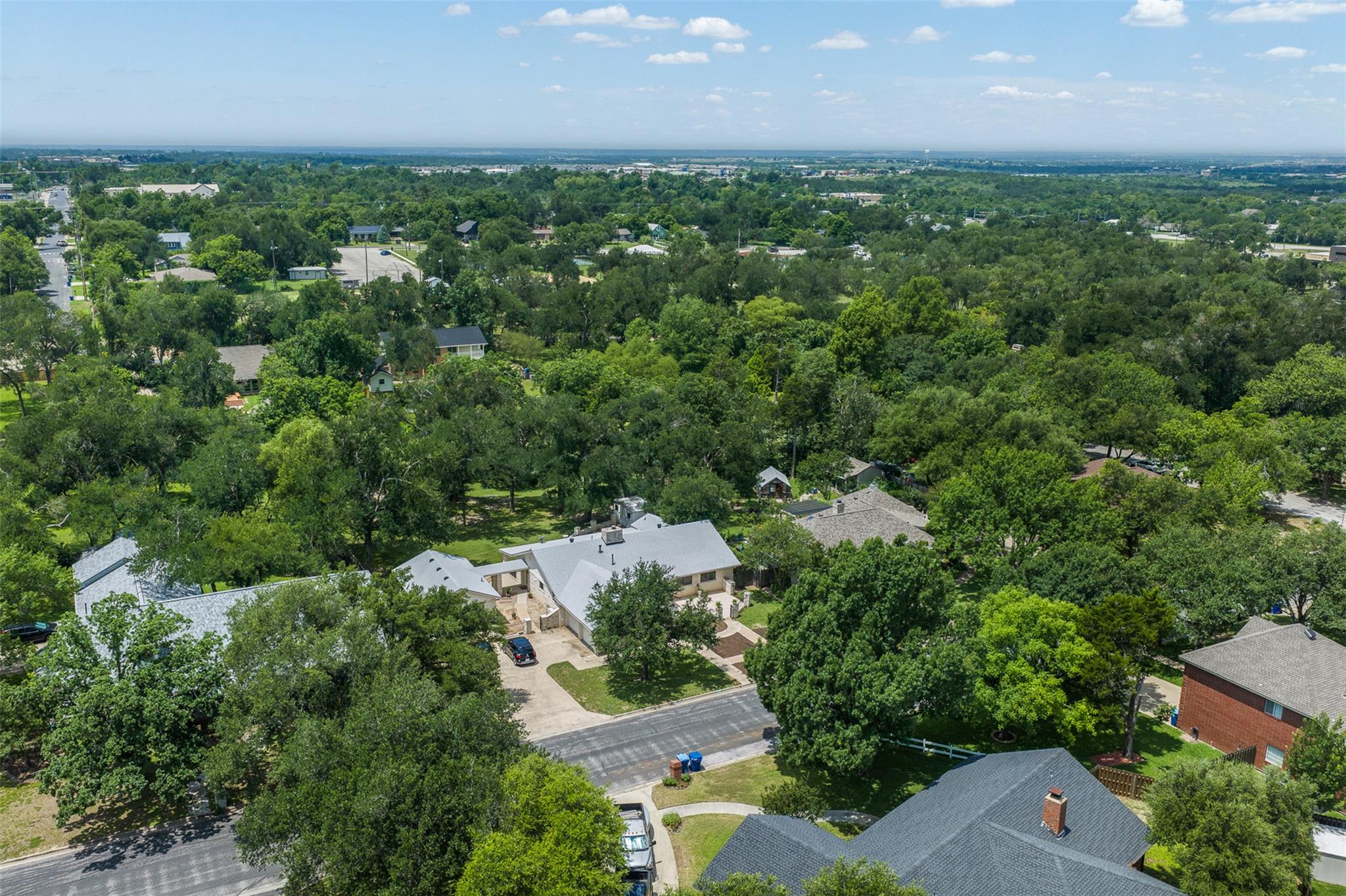 1102 N F Ave, Elgin, TX 78621