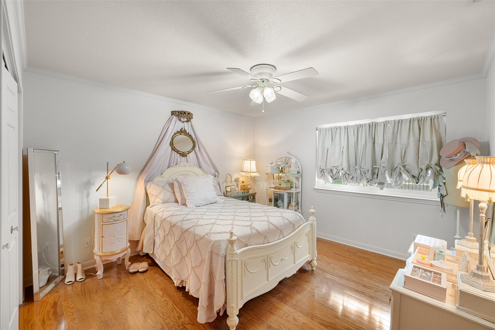1102 N F Ave, Elgin, TX 78621