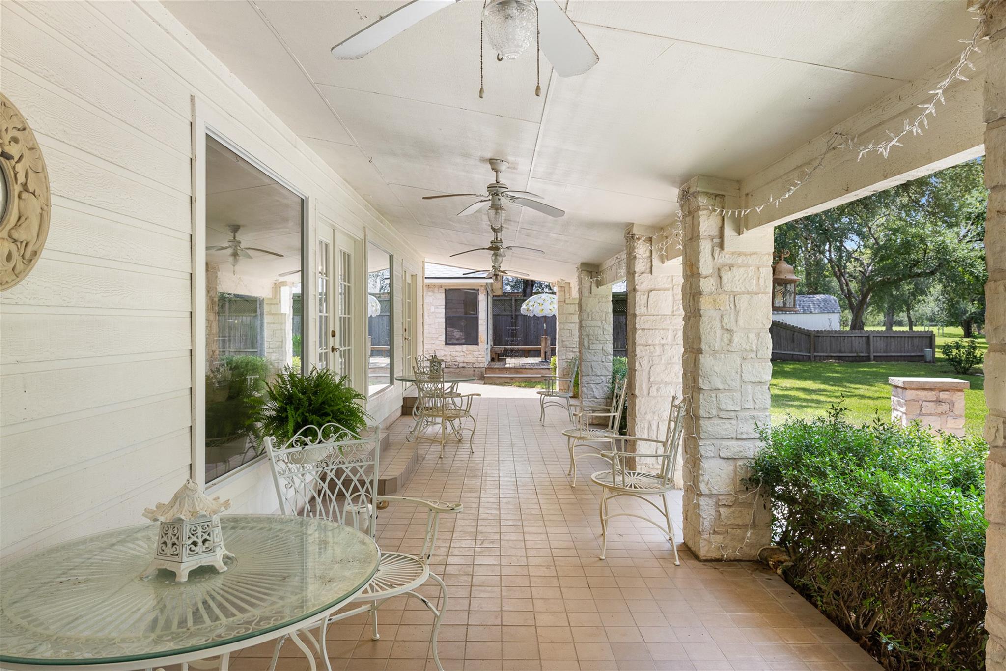 1102 N F Ave, Elgin, TX 78621